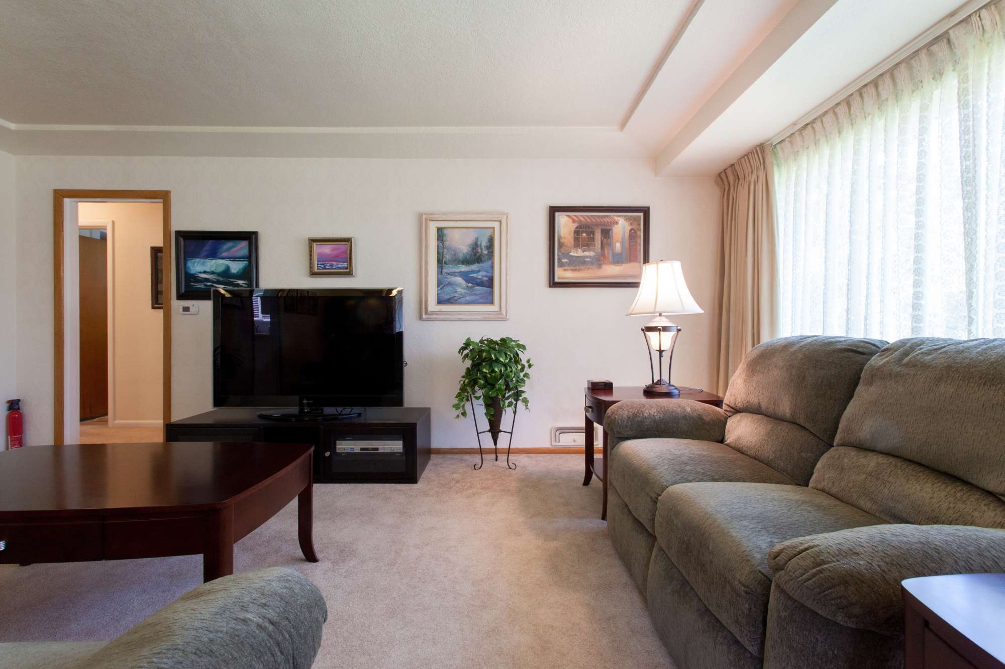 thumbnail view of a listing photo