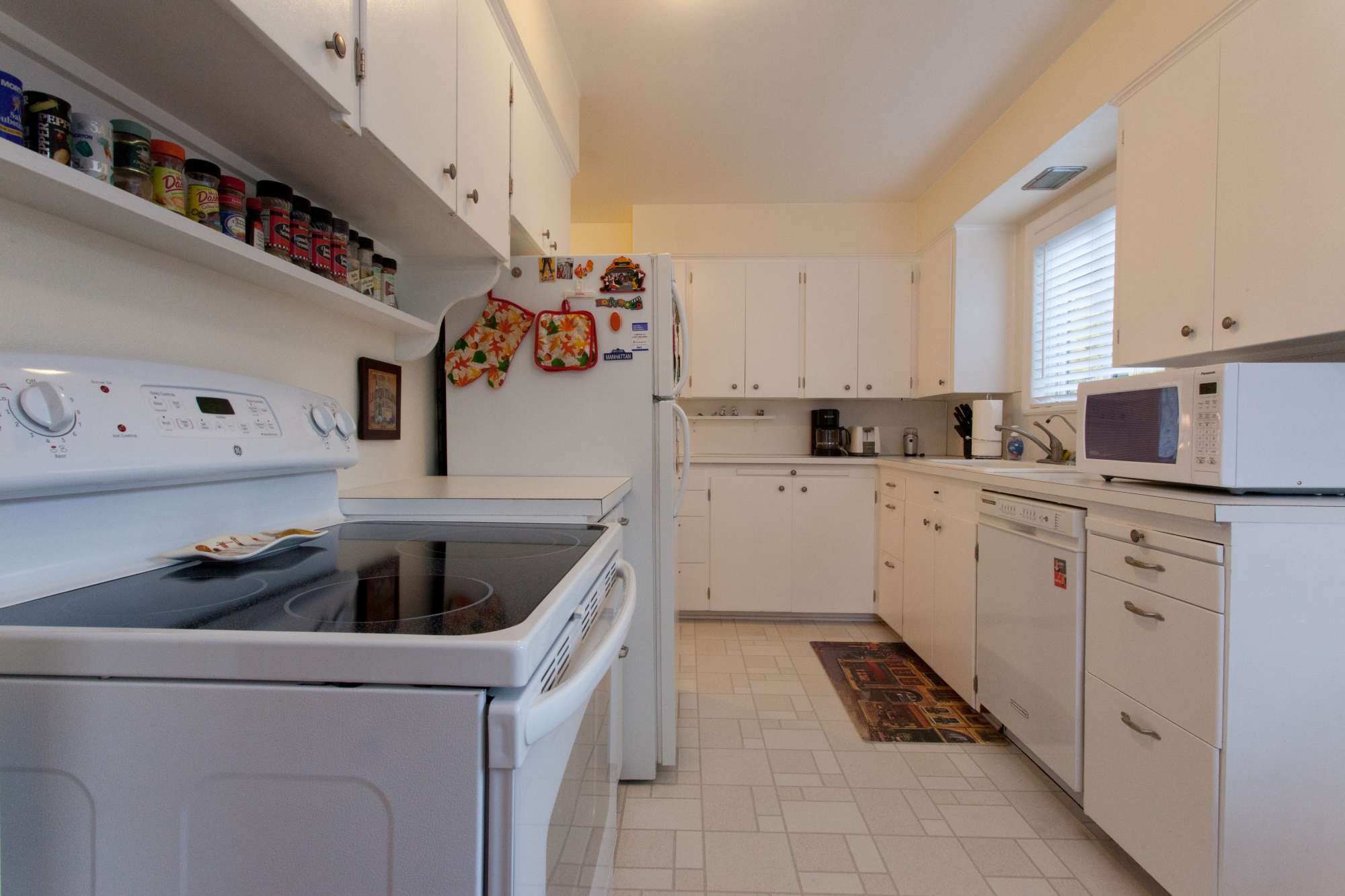 thumbnail view of a listing photo
