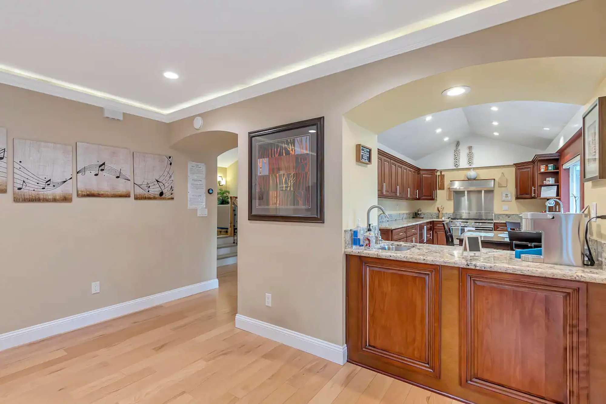 thumbnail view of a listing photo