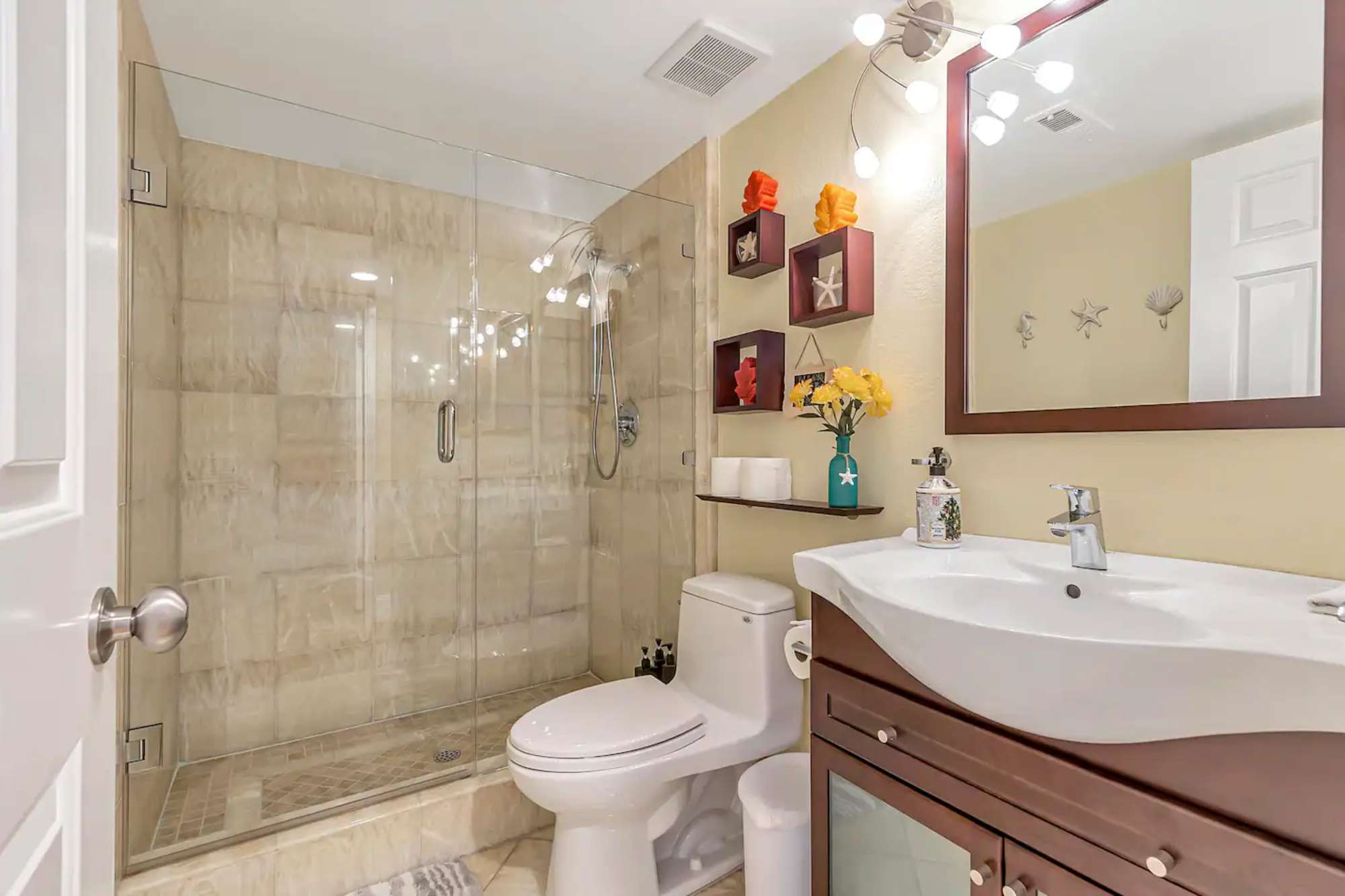 thumbnail view of a listing photo