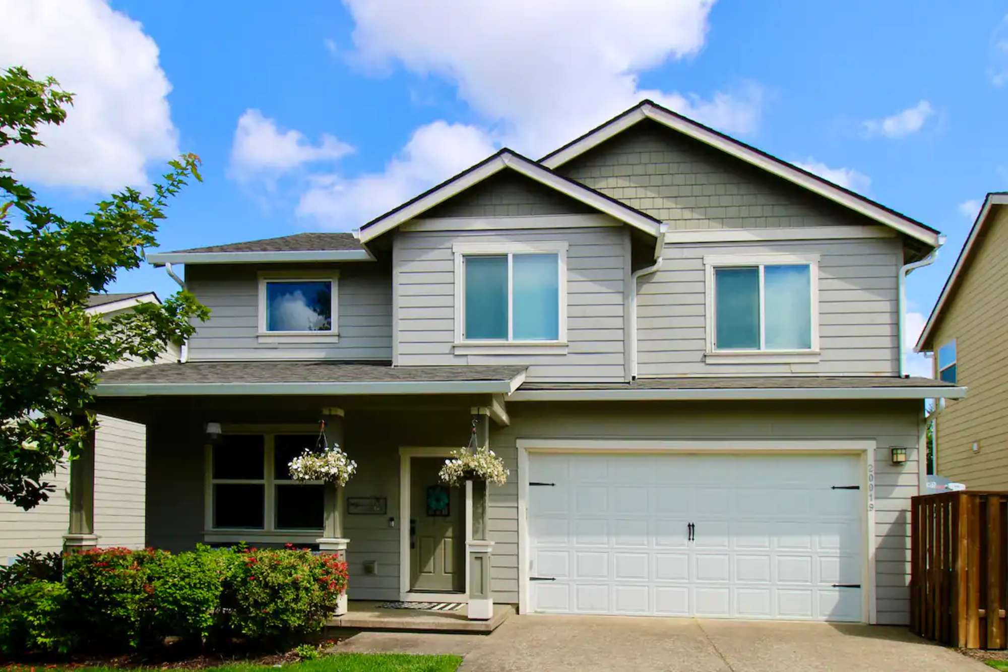 thumbnail view of a listing photo