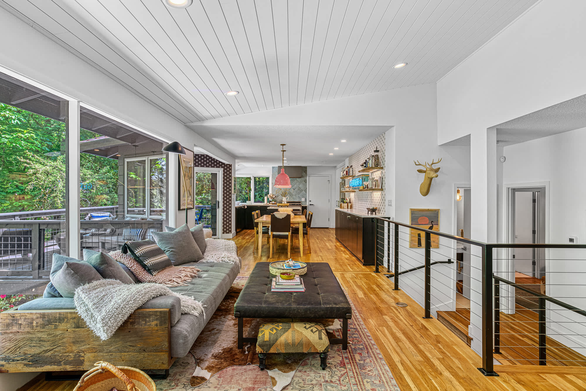 thumbnail view of a listing photo