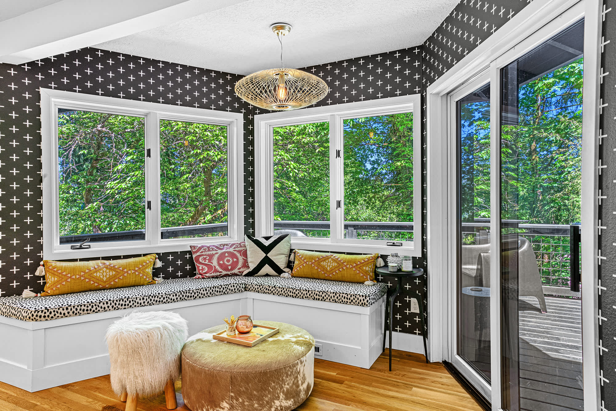 thumbnail view of a listing photo