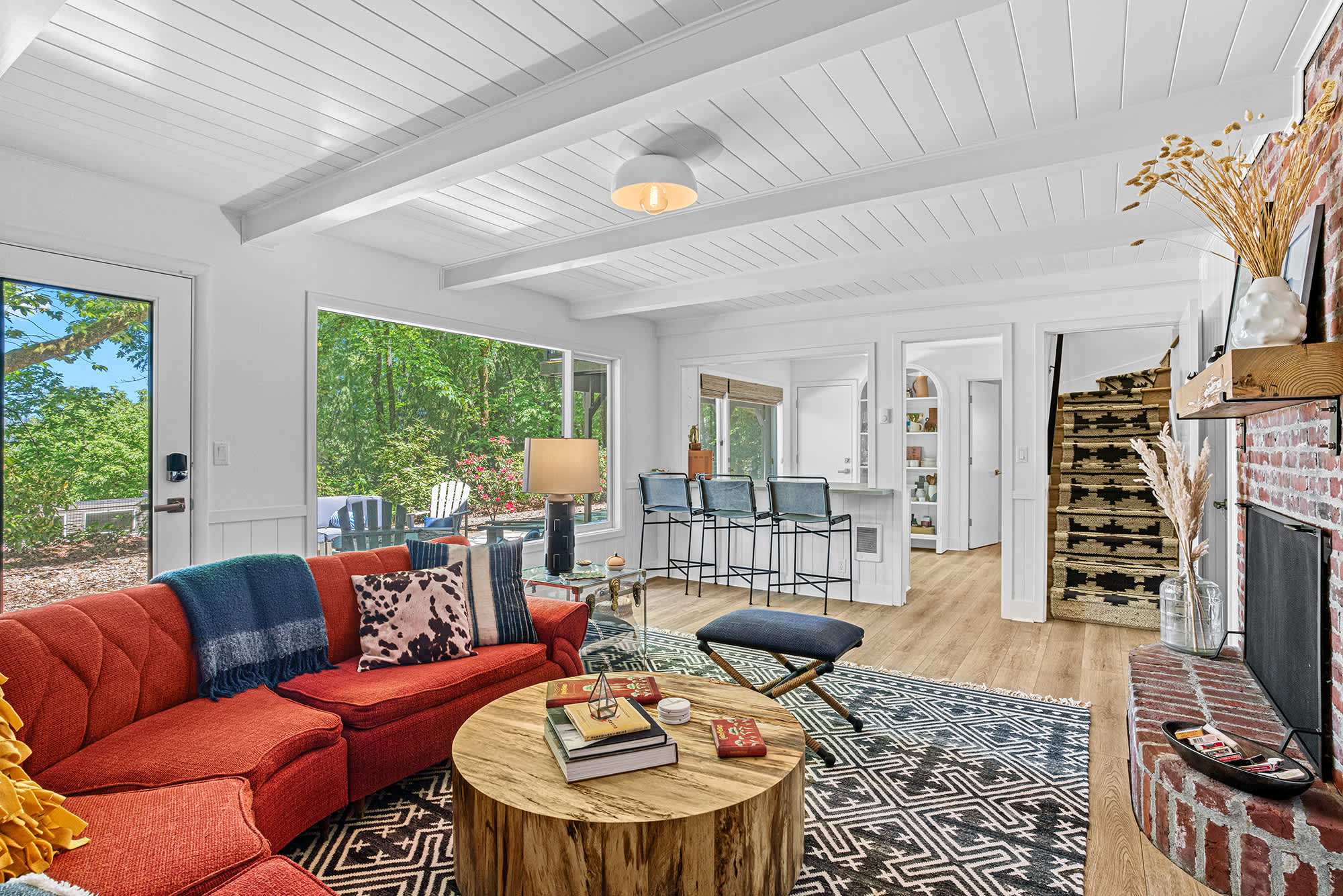 thumbnail view of a listing photo