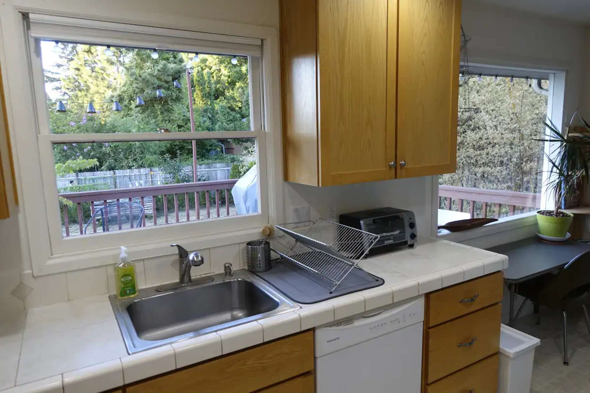 thumbnail view of a listing photo