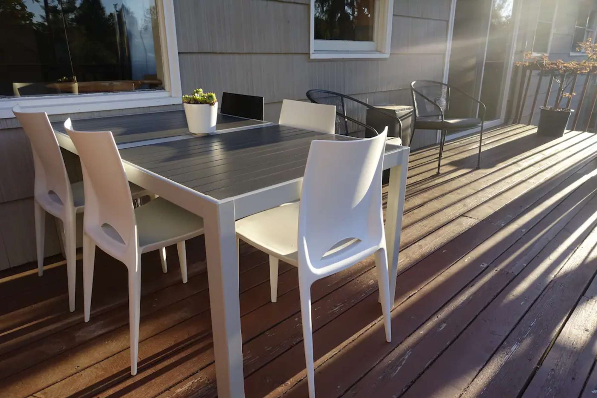 thumbnail view of a listing photo