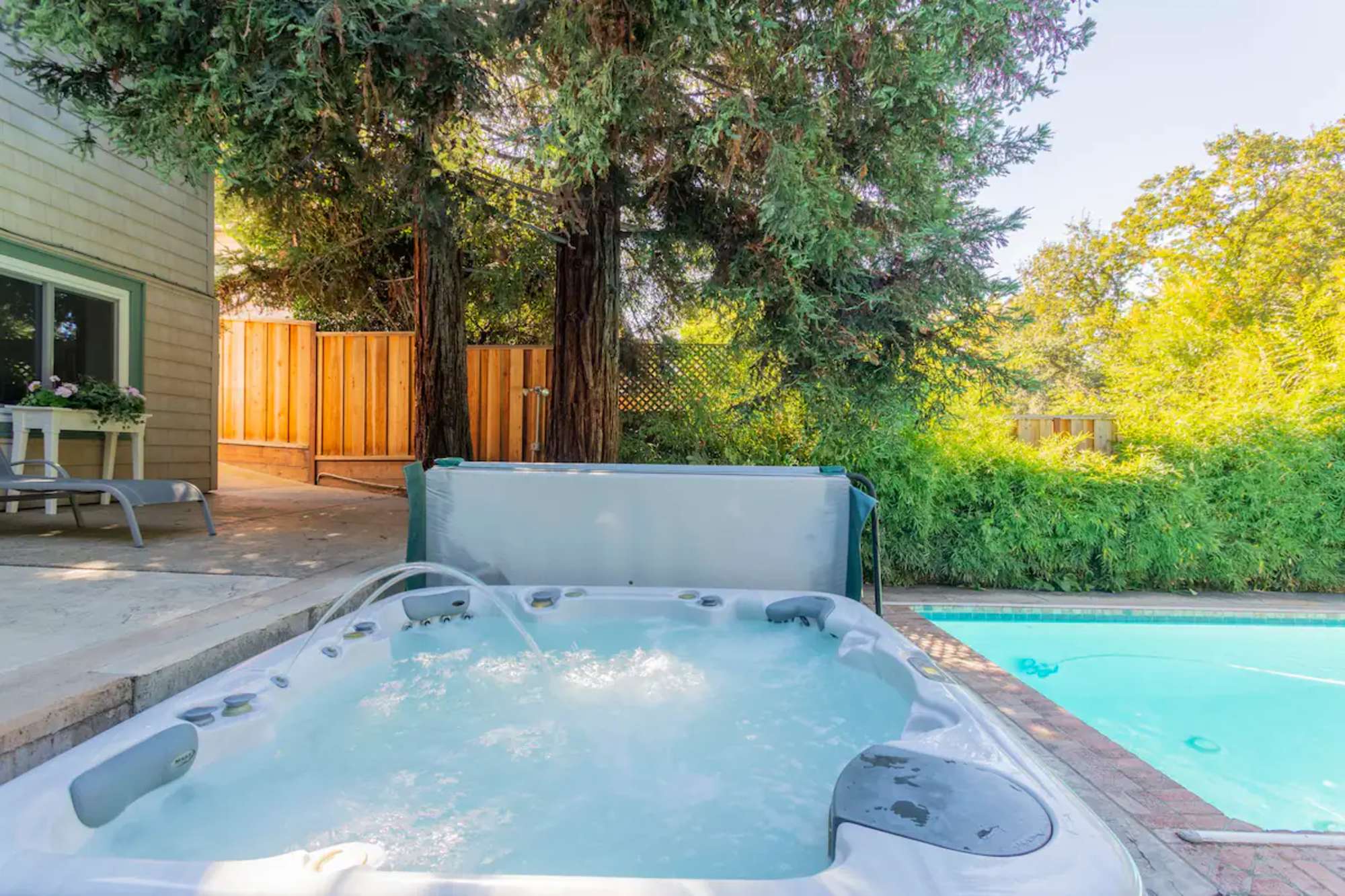 thumbnail view of a listing photo