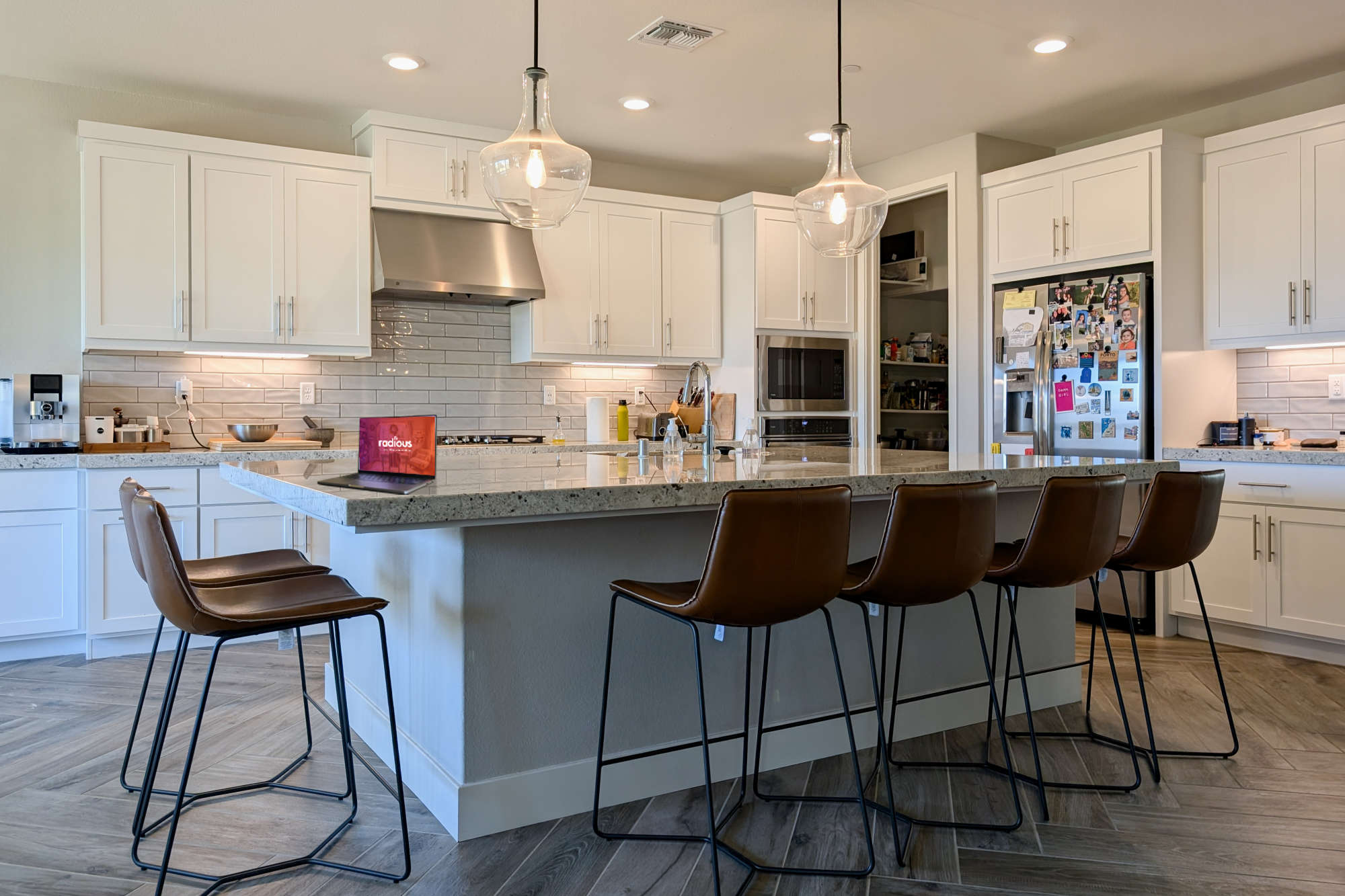 thumbnail view of a listing photo