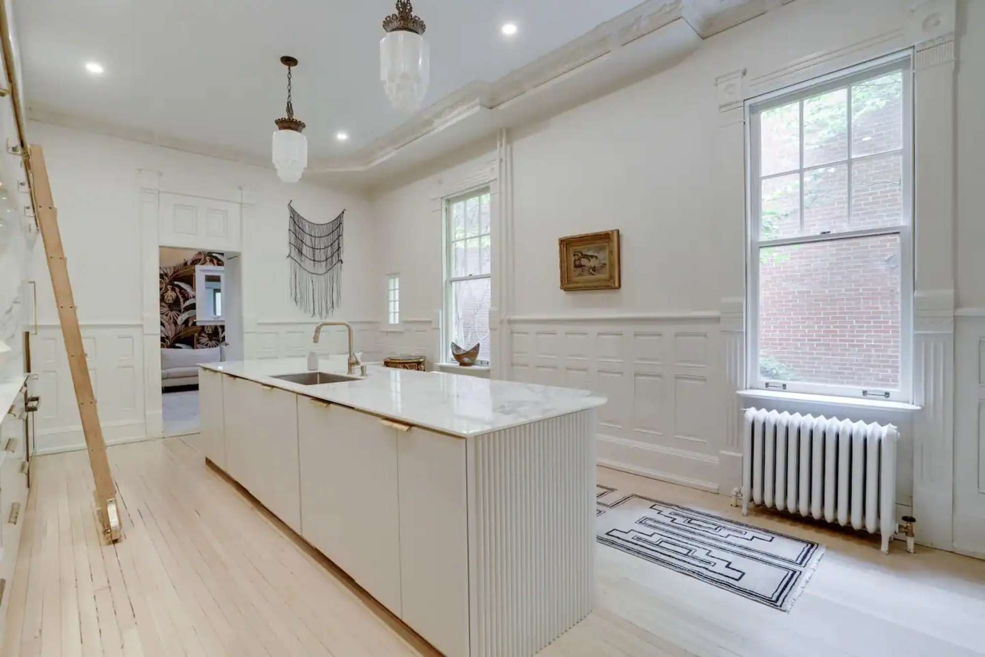 thumbnail view of a listing photo