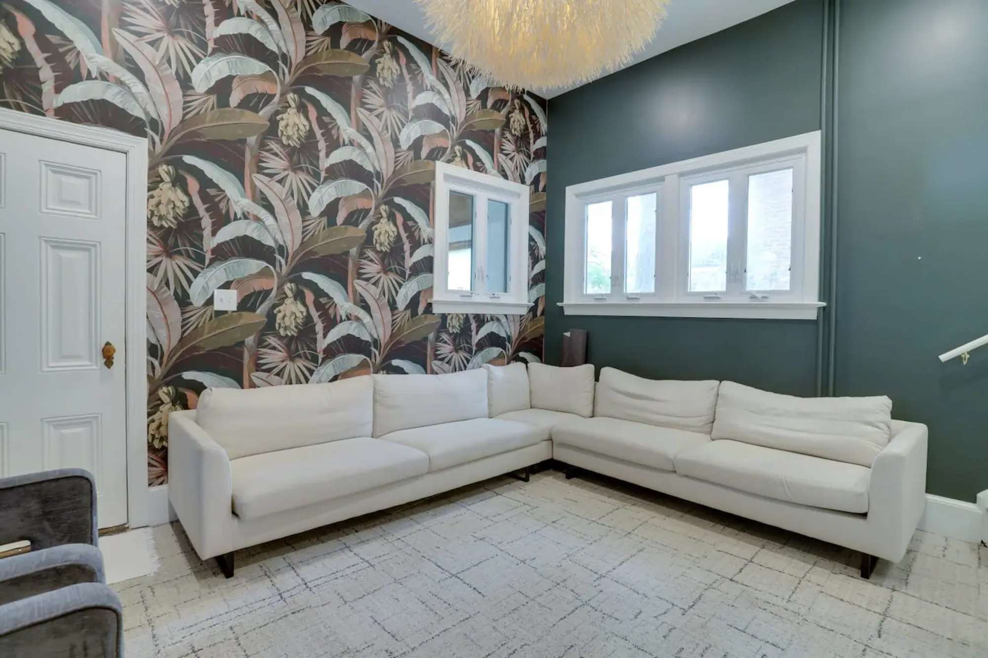 thumbnail view of a listing photo