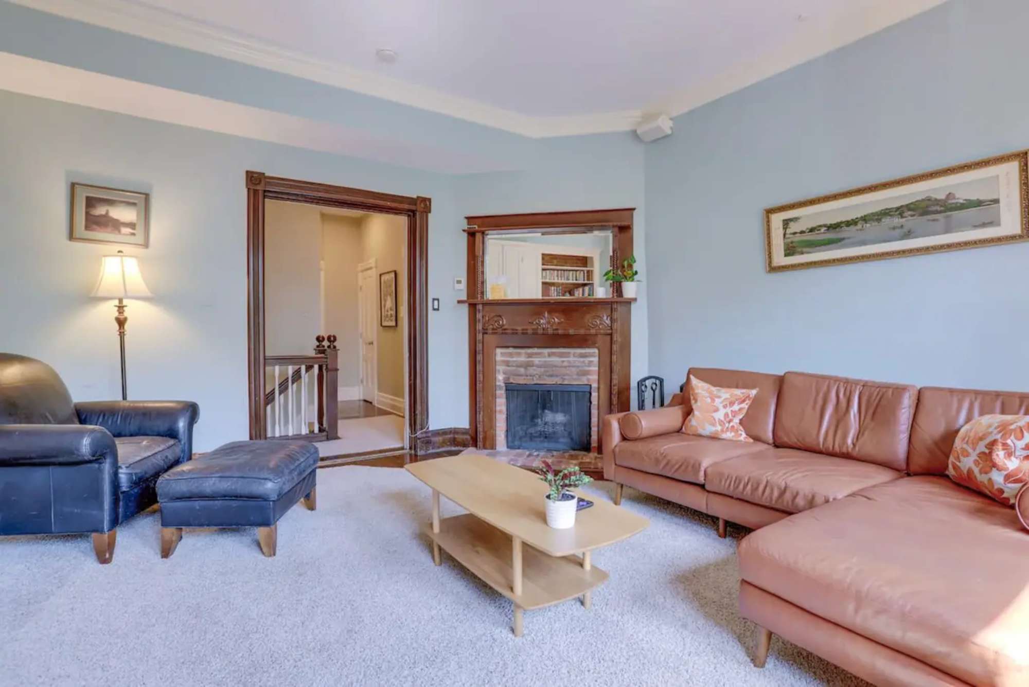 thumbnail view of a listing photo