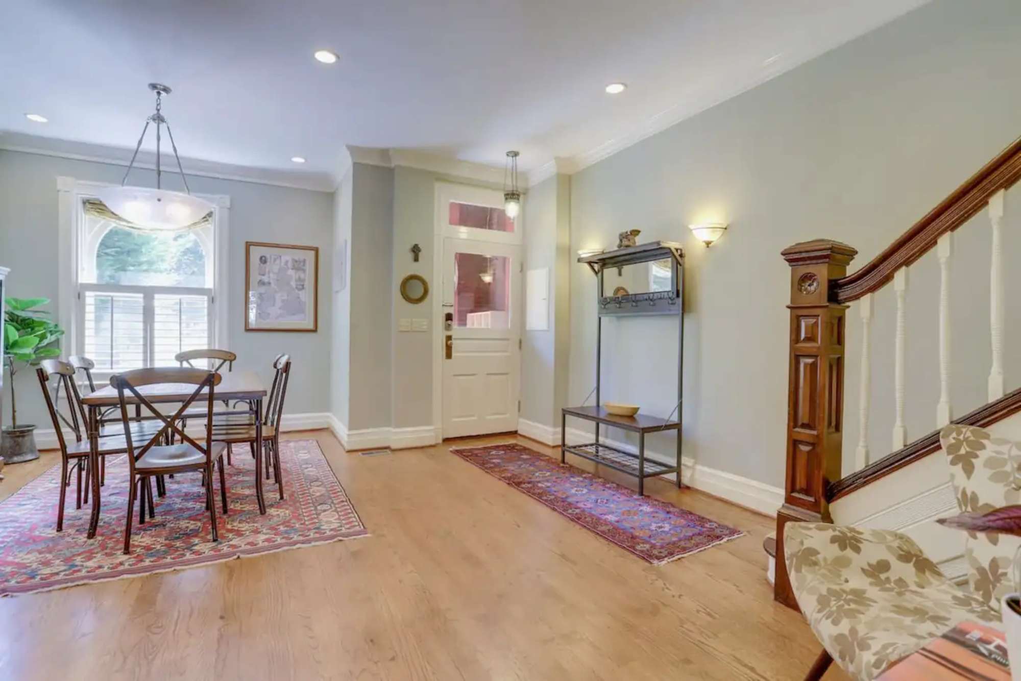 thumbnail view of a listing photo