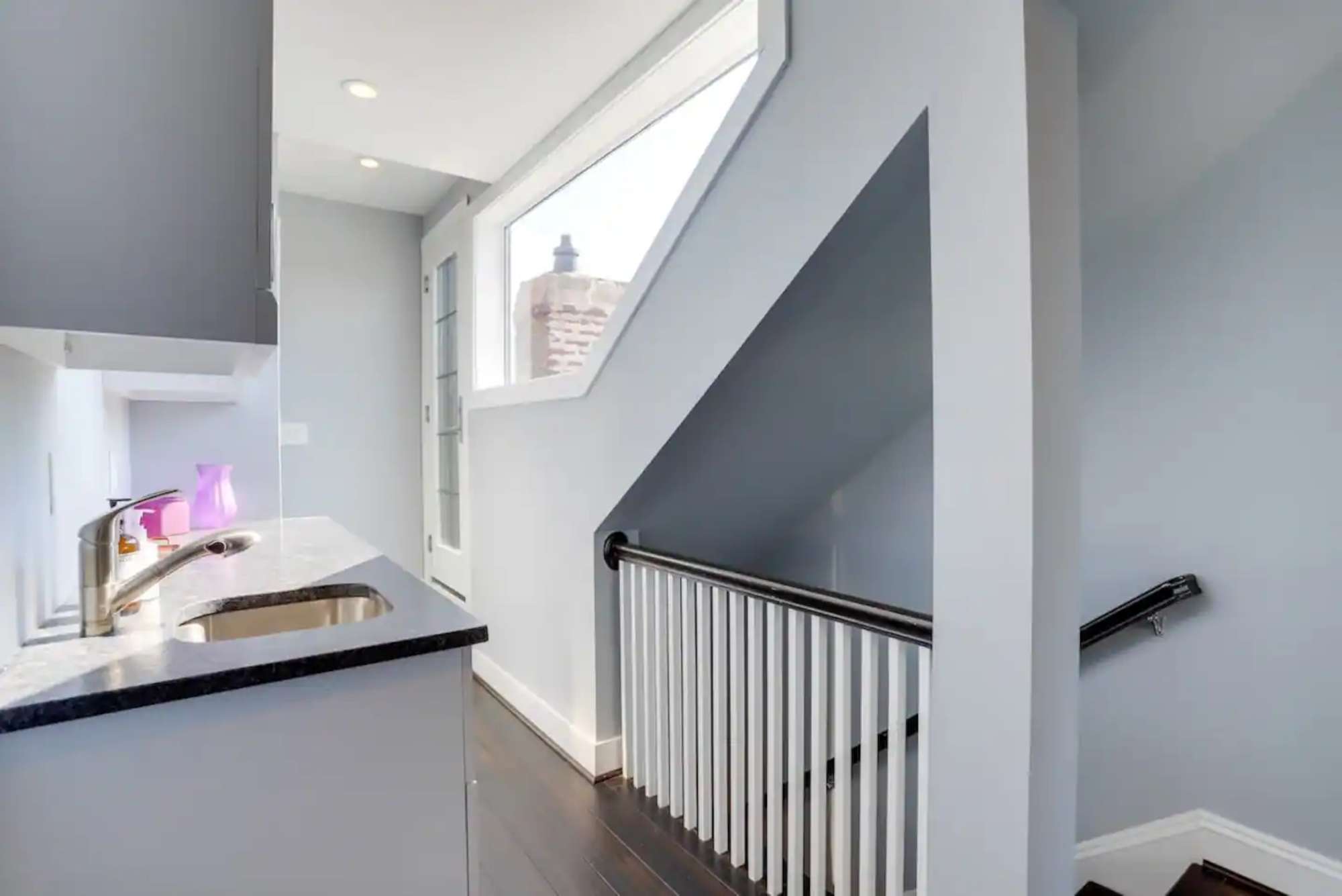 thumbnail view of a listing photo