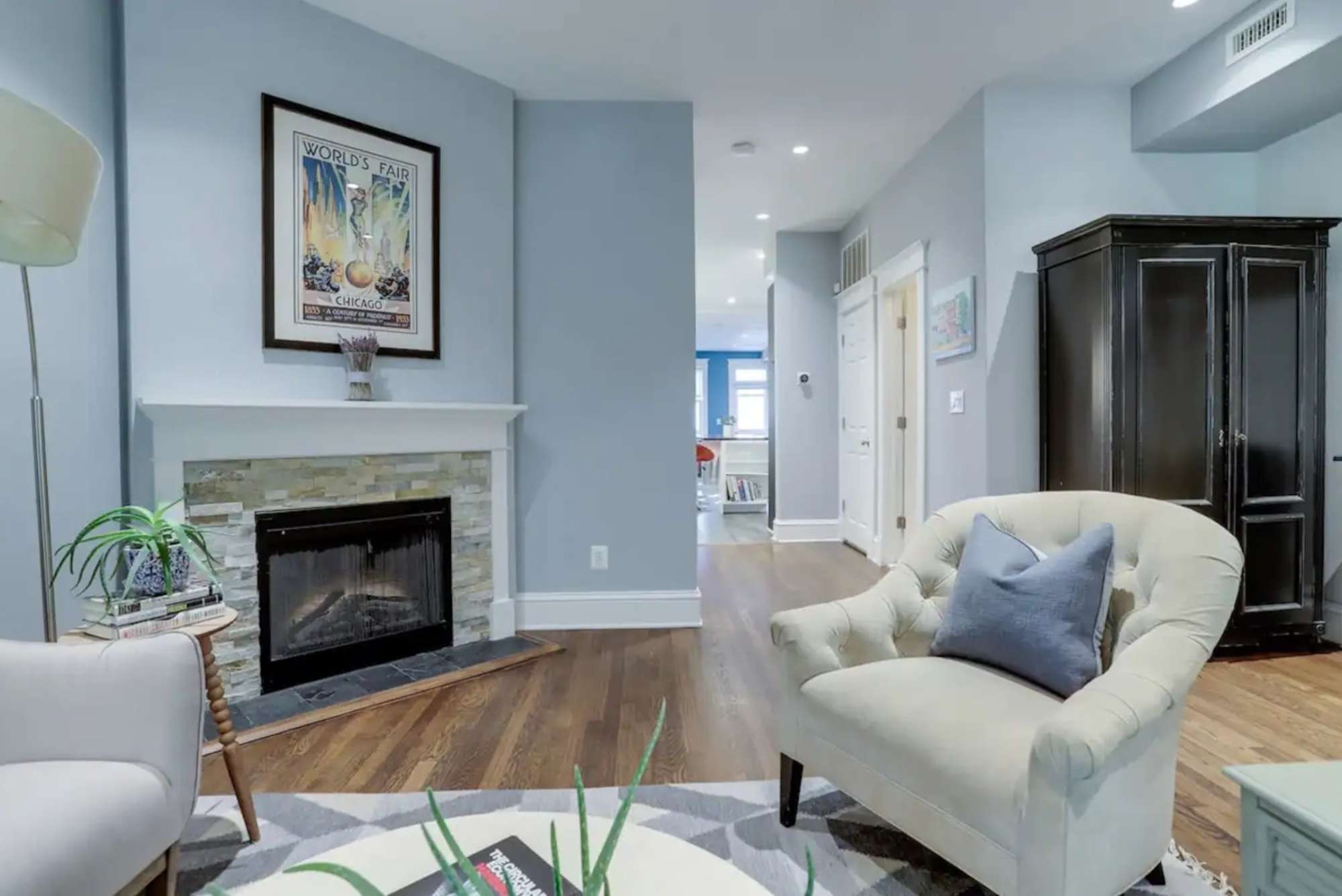thumbnail view of a listing photo