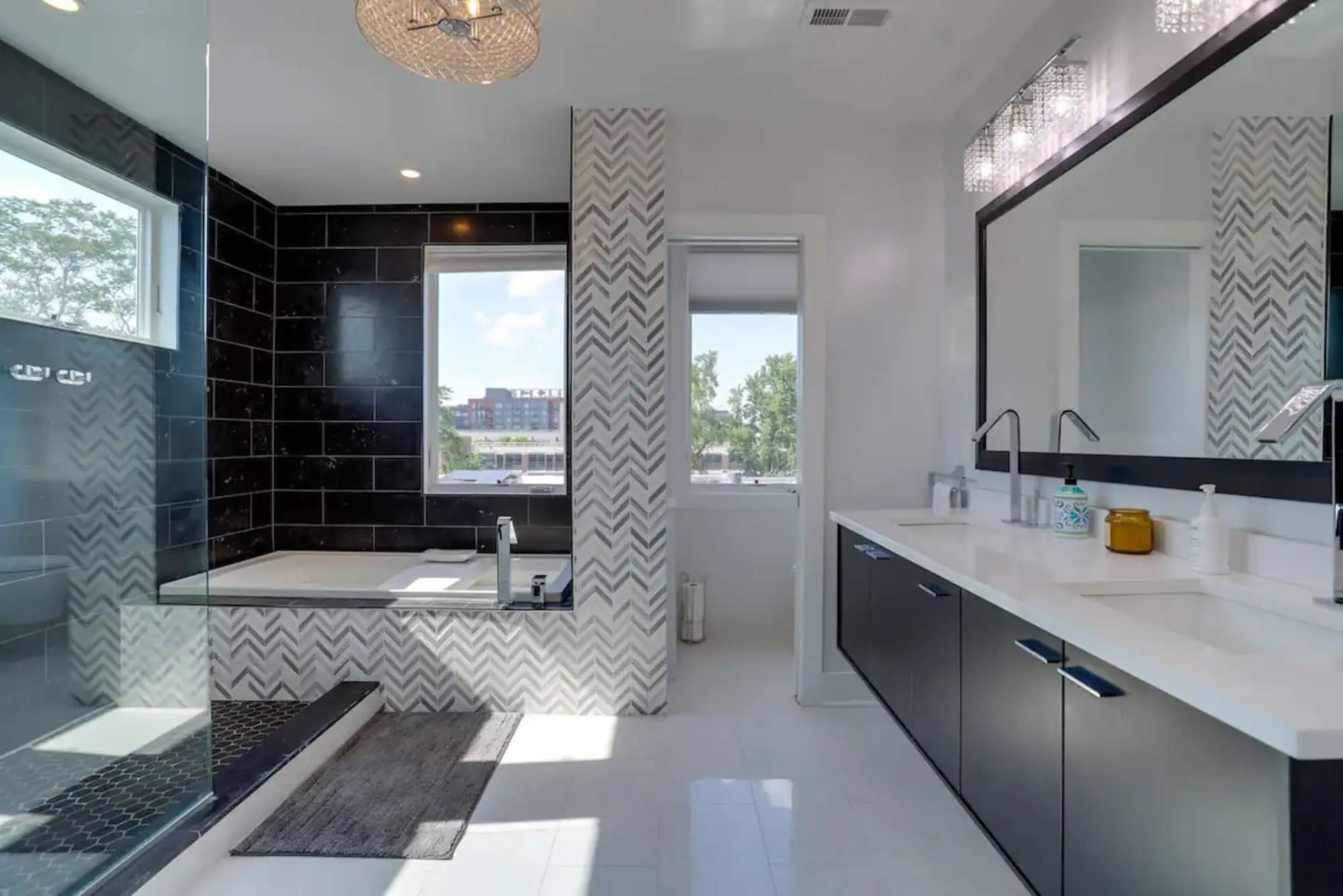 thumbnail view of a listing photo