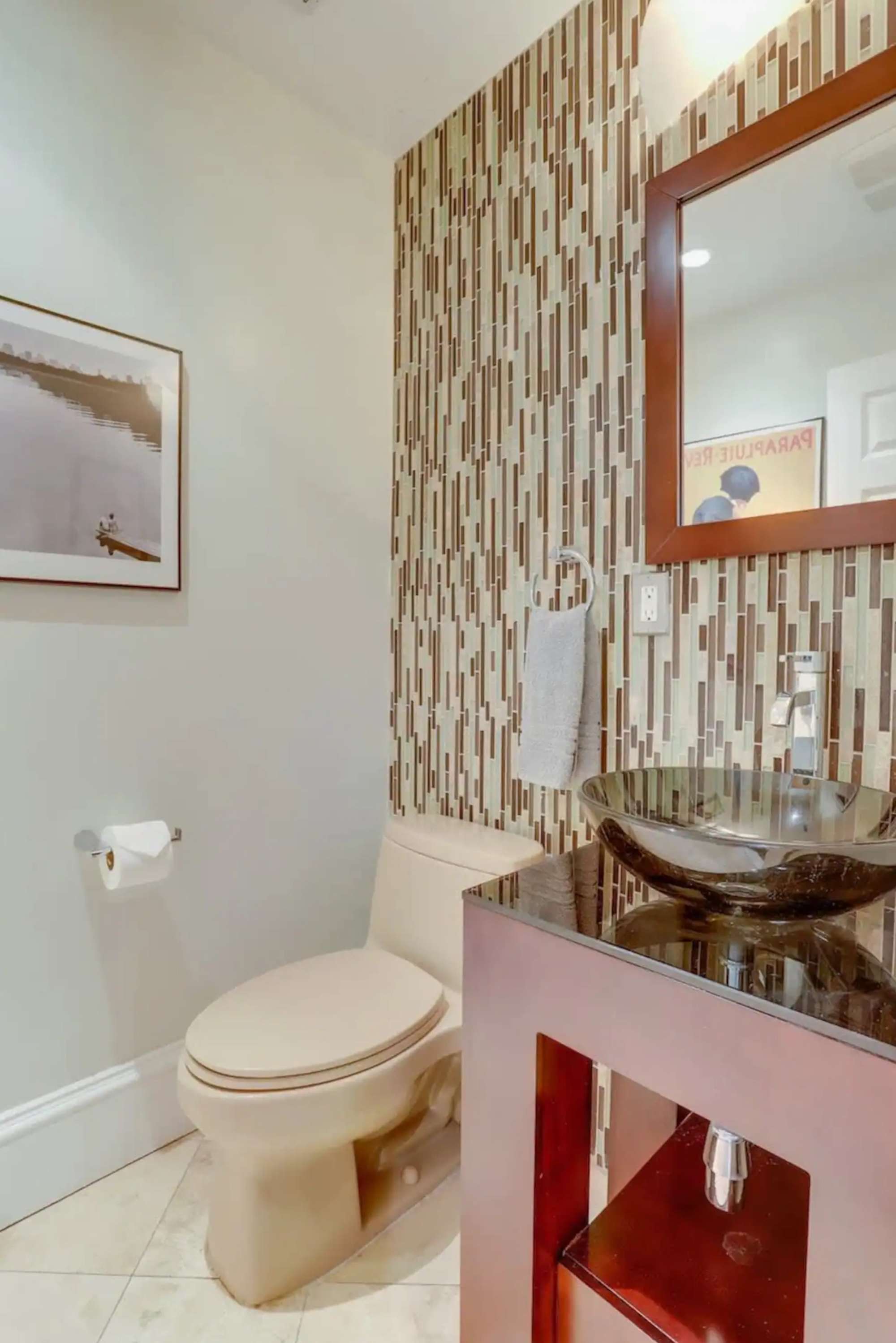thumbnail view of a listing photo
