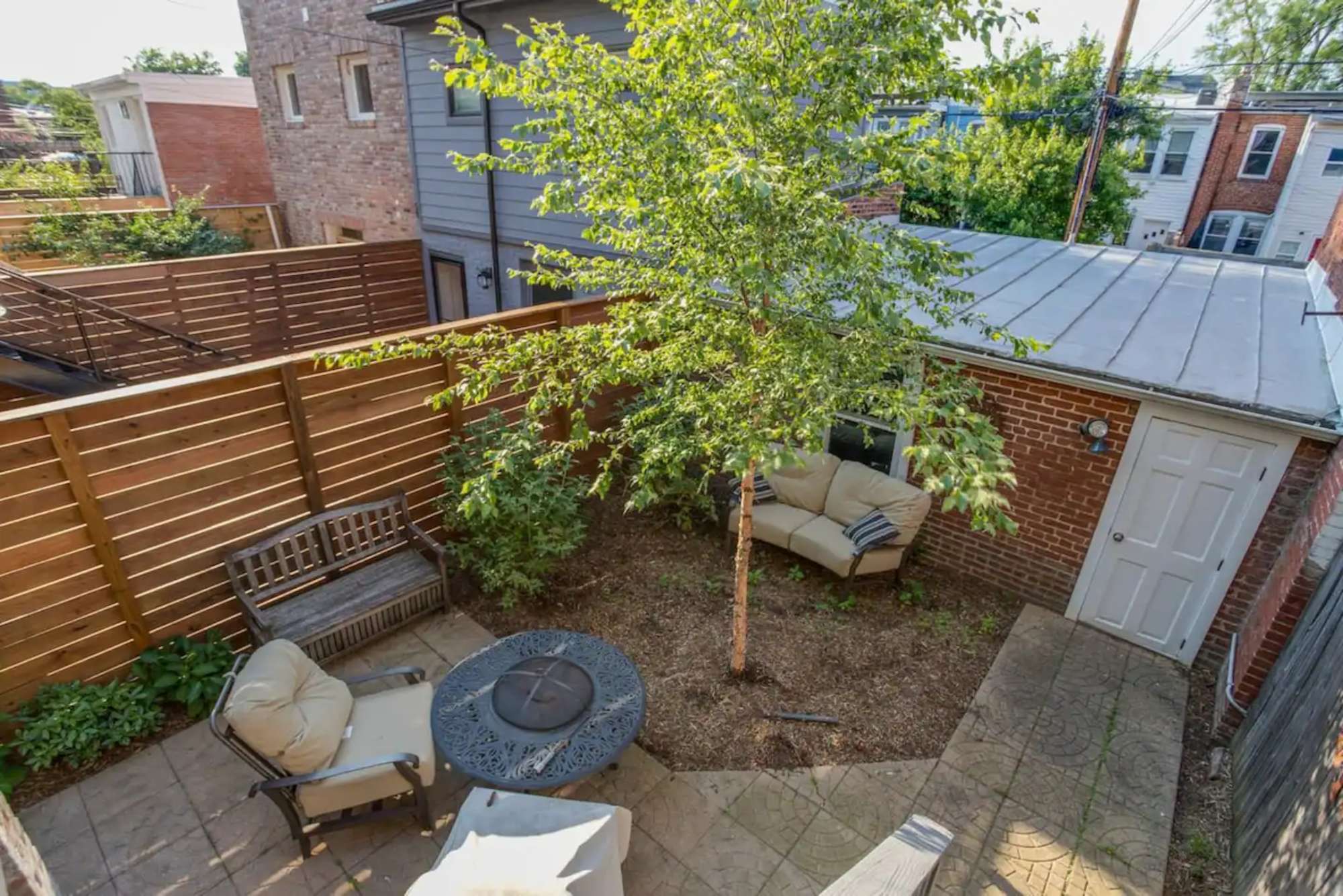 thumbnail view of a listing photo