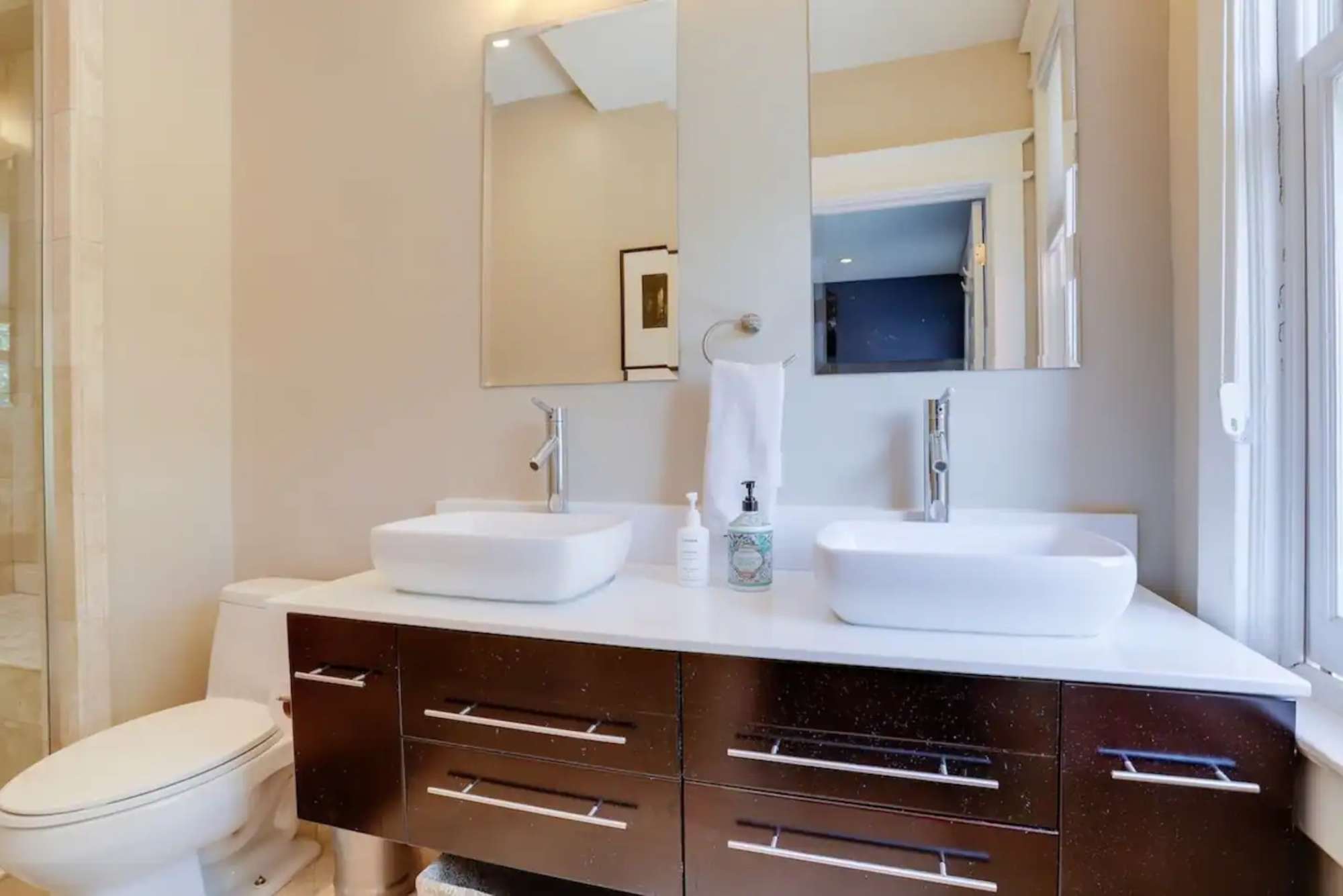 thumbnail view of a listing photo