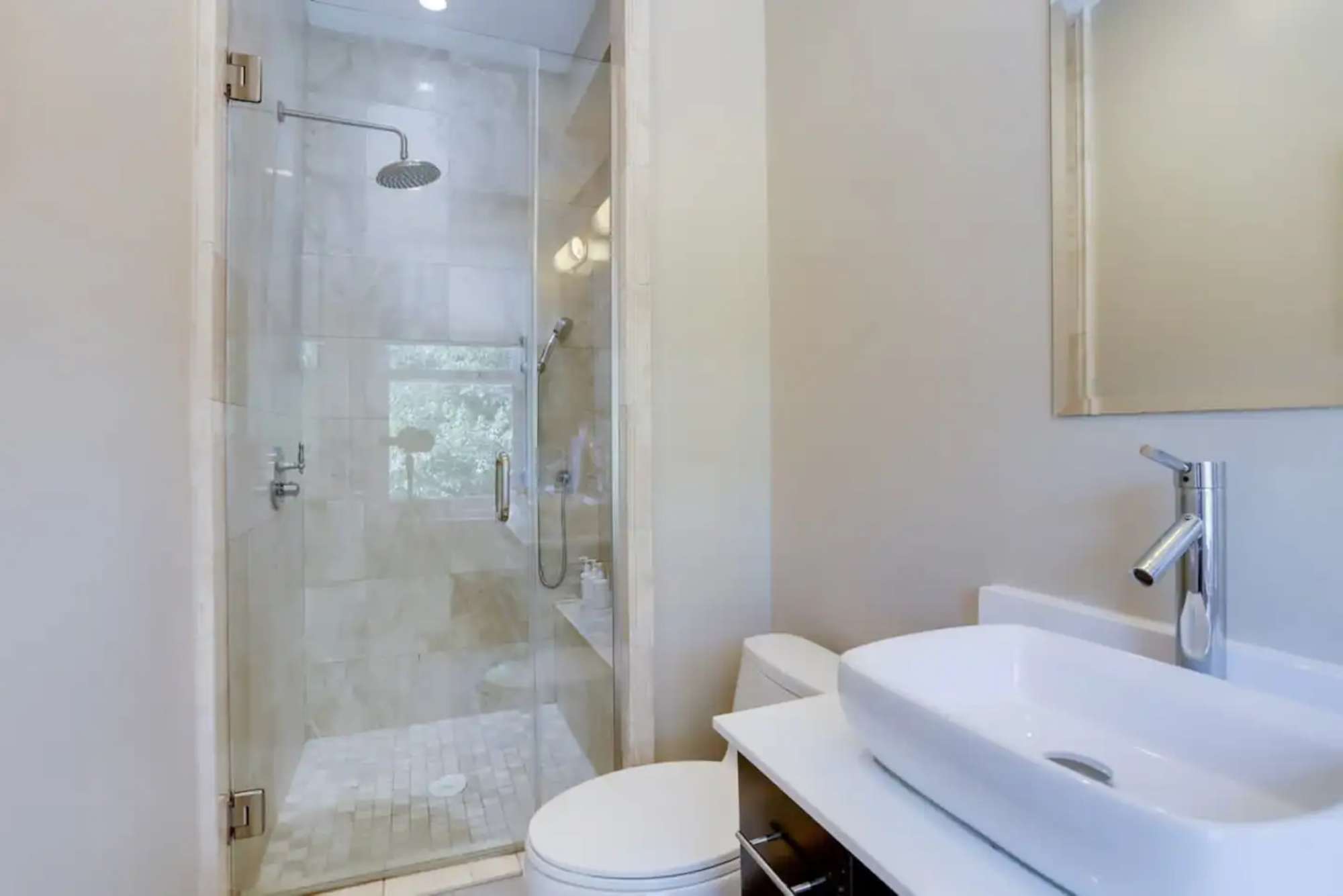 thumbnail view of a listing photo