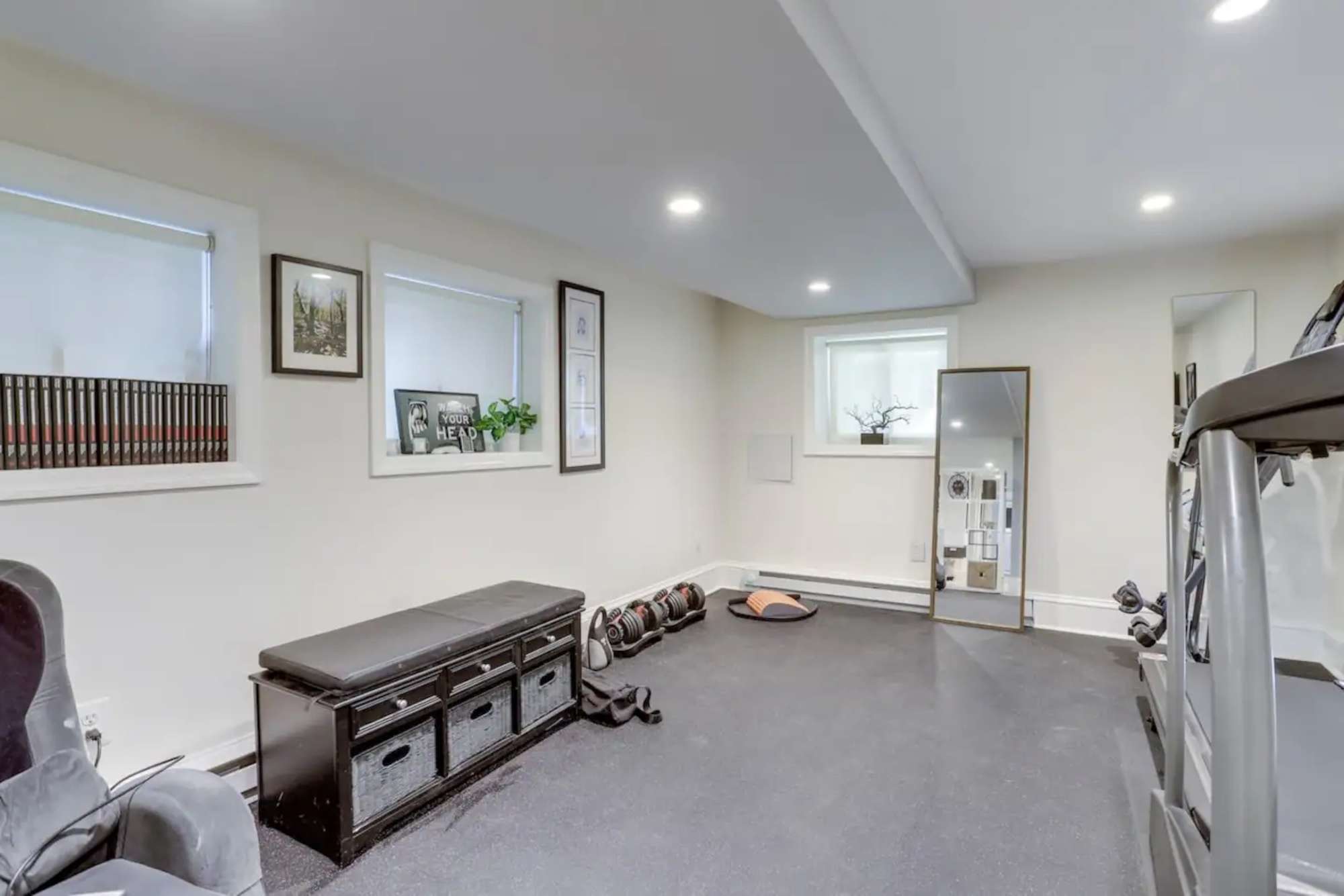 thumbnail view of a listing photo