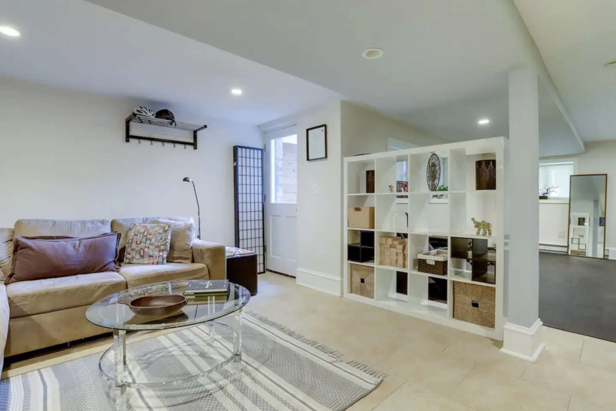 thumbnail view of a listing photo