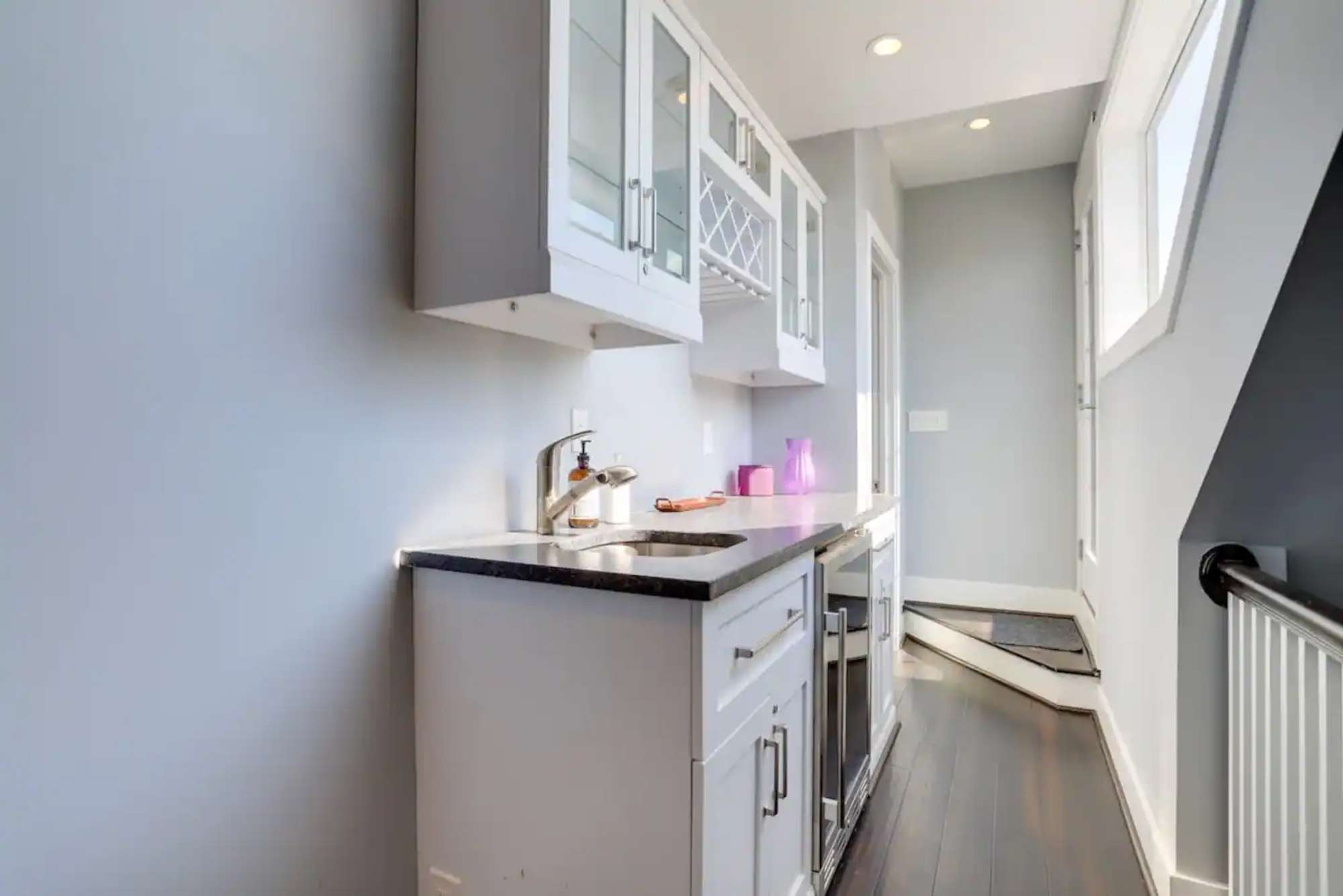 thumbnail view of a listing photo