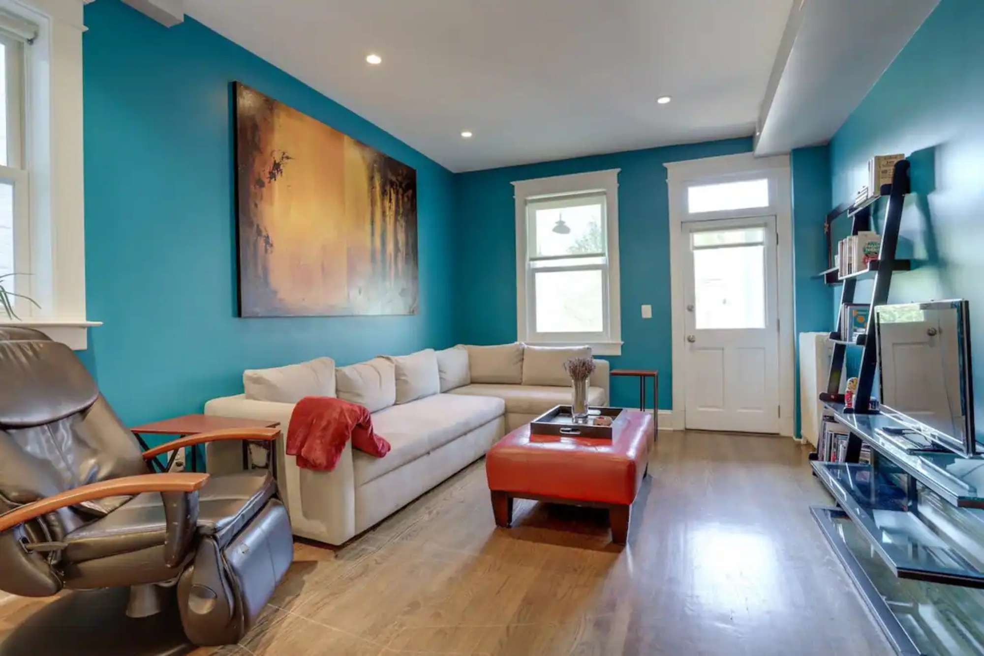thumbnail view of a listing photo
