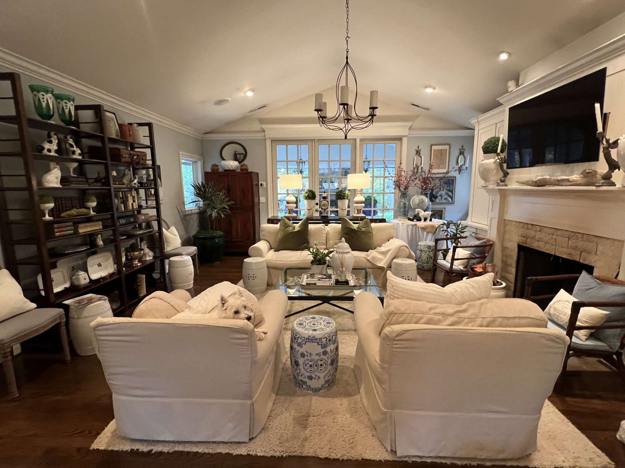 thumbnail view of a listing photo