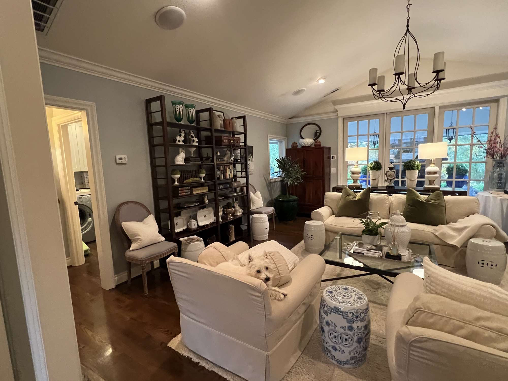 thumbnail view of a listing photo