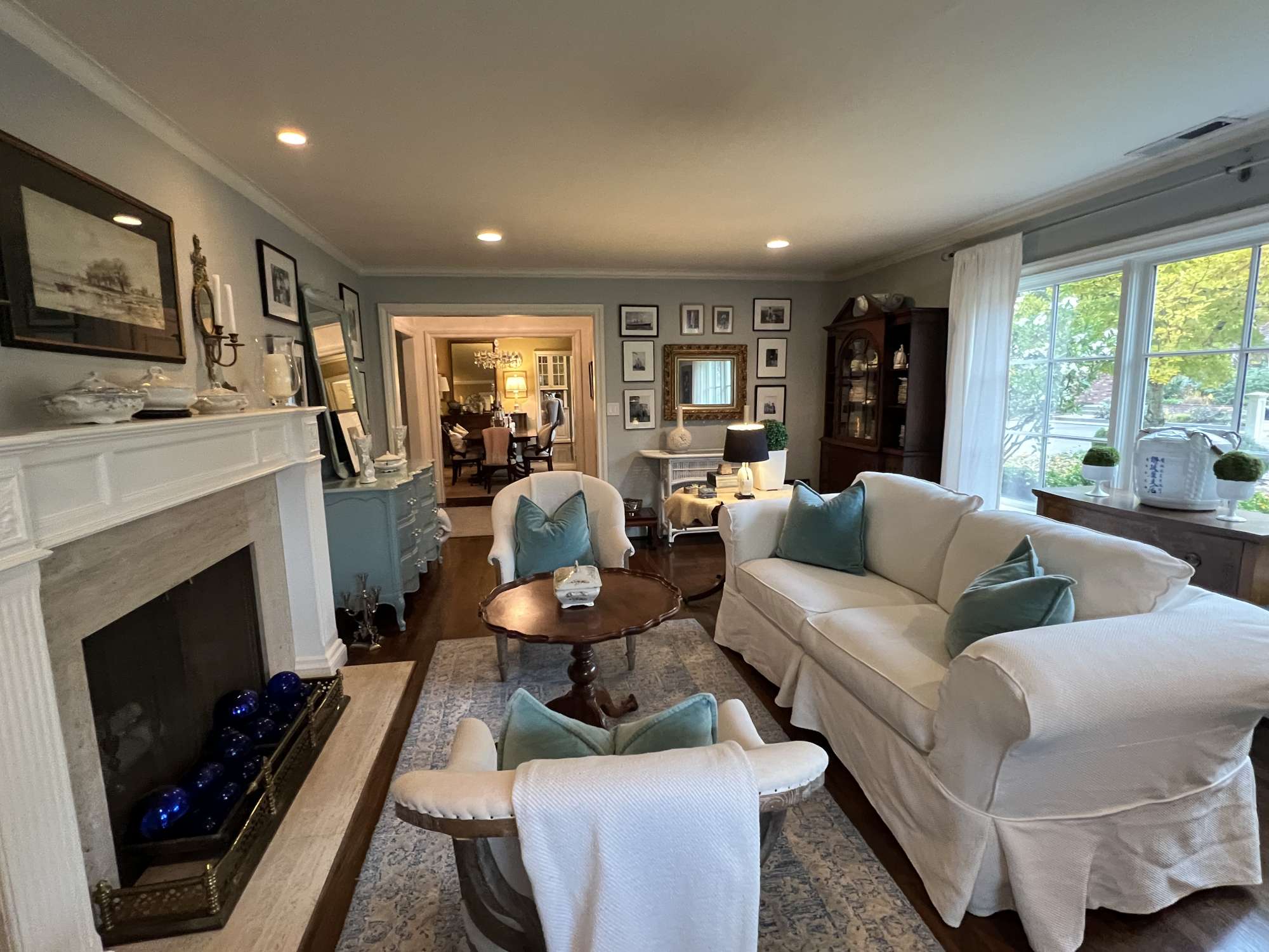 thumbnail view of a listing photo