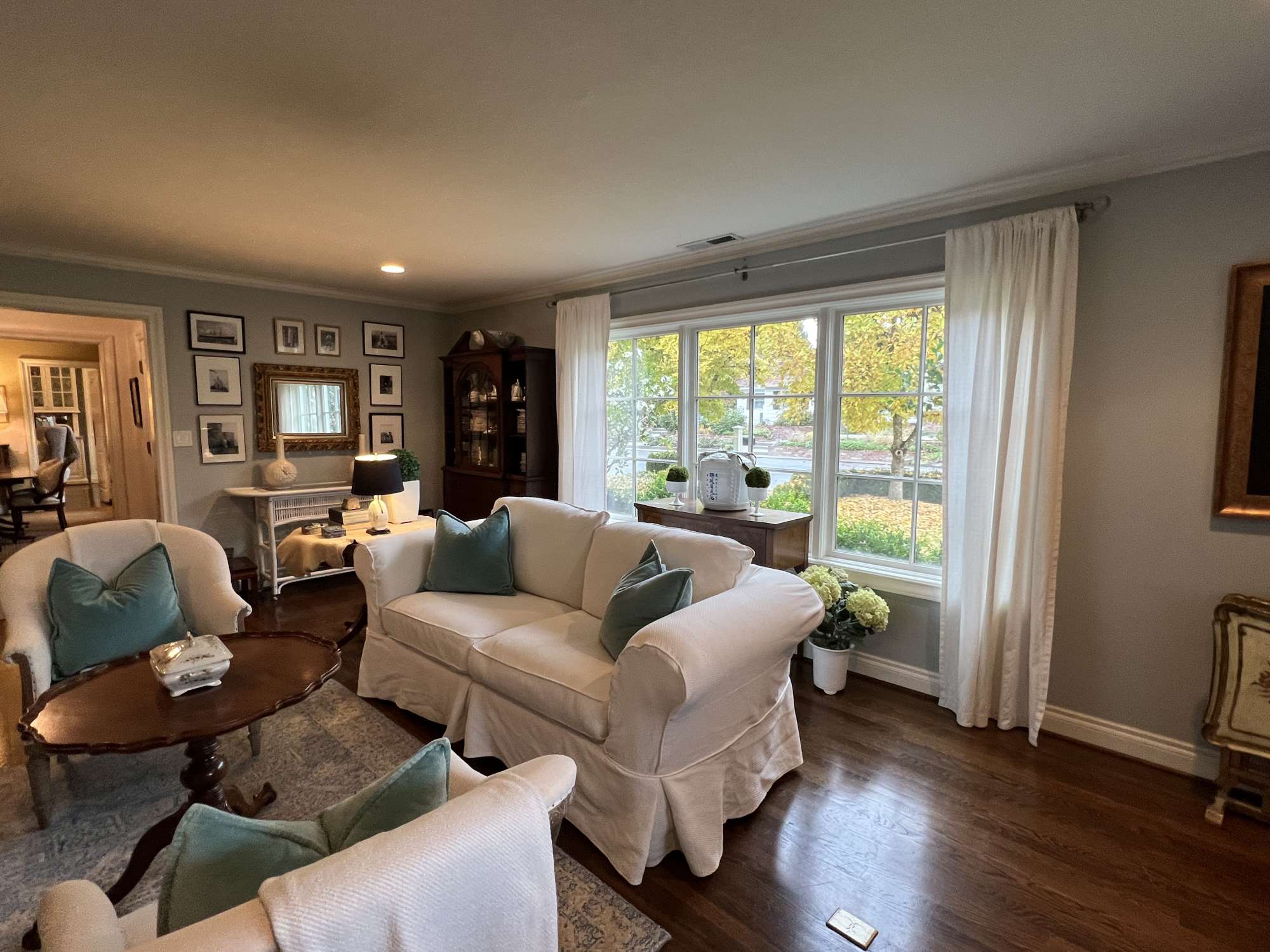 thumbnail view of a listing photo
