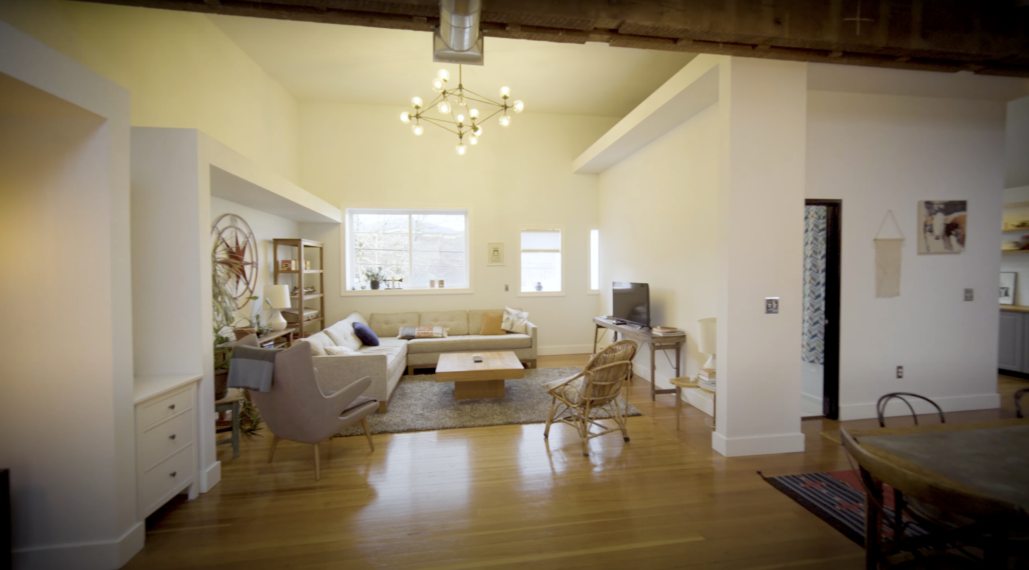 thumbnail view of a listing photo