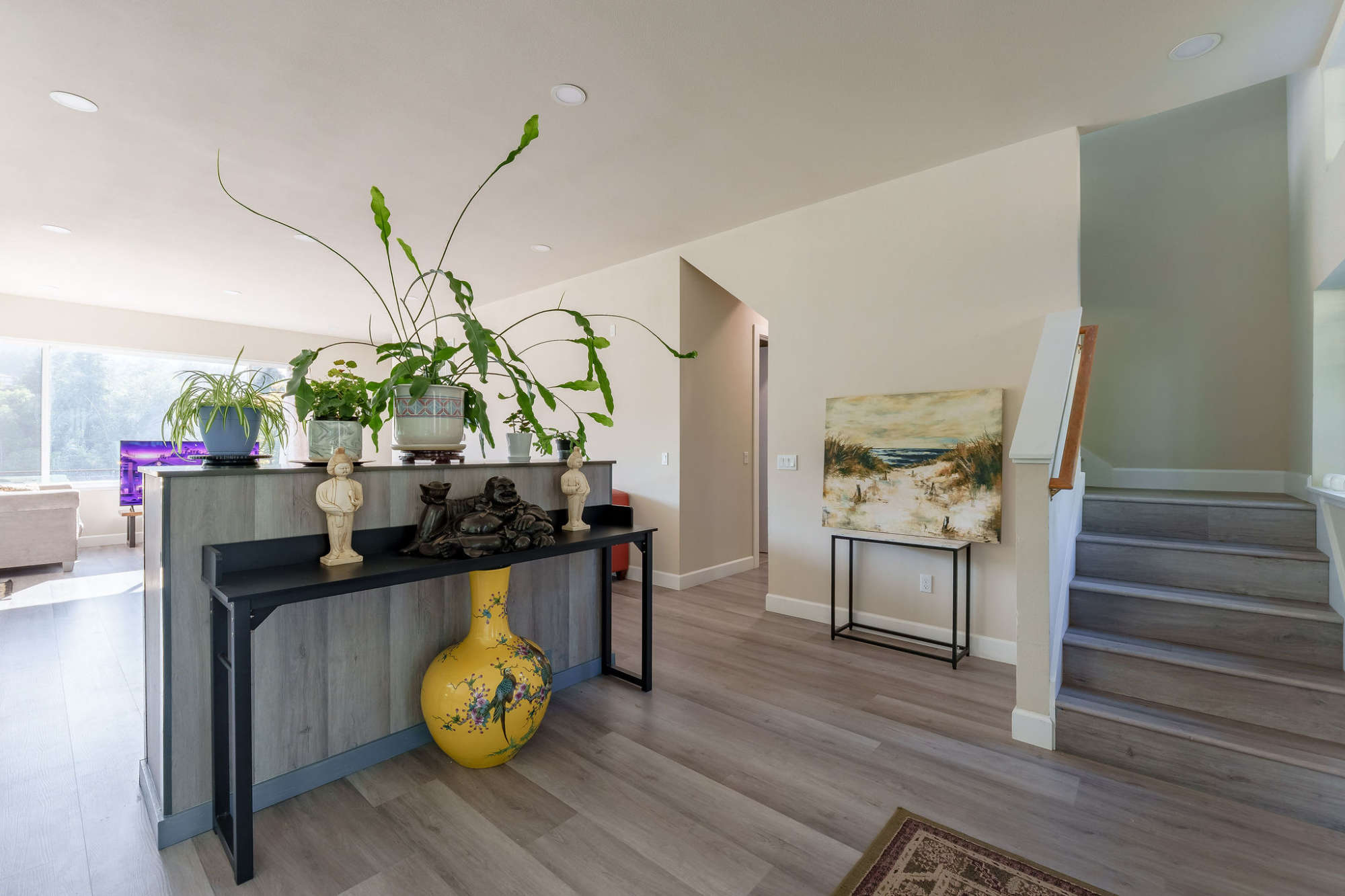 thumbnail view of a listing photo