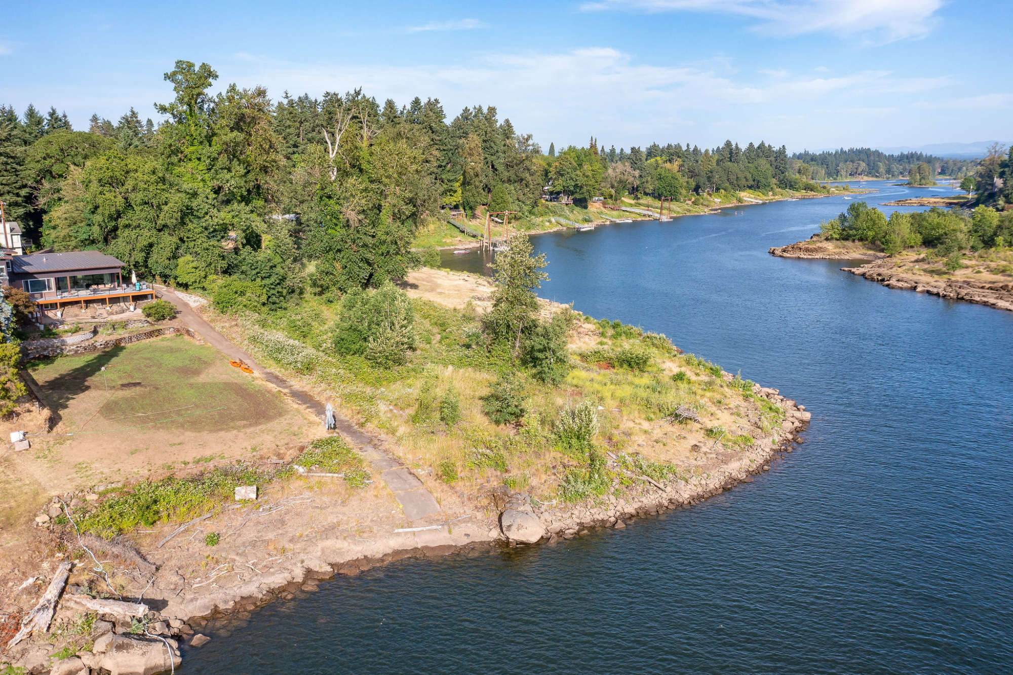 thumbnail view of a listing photo