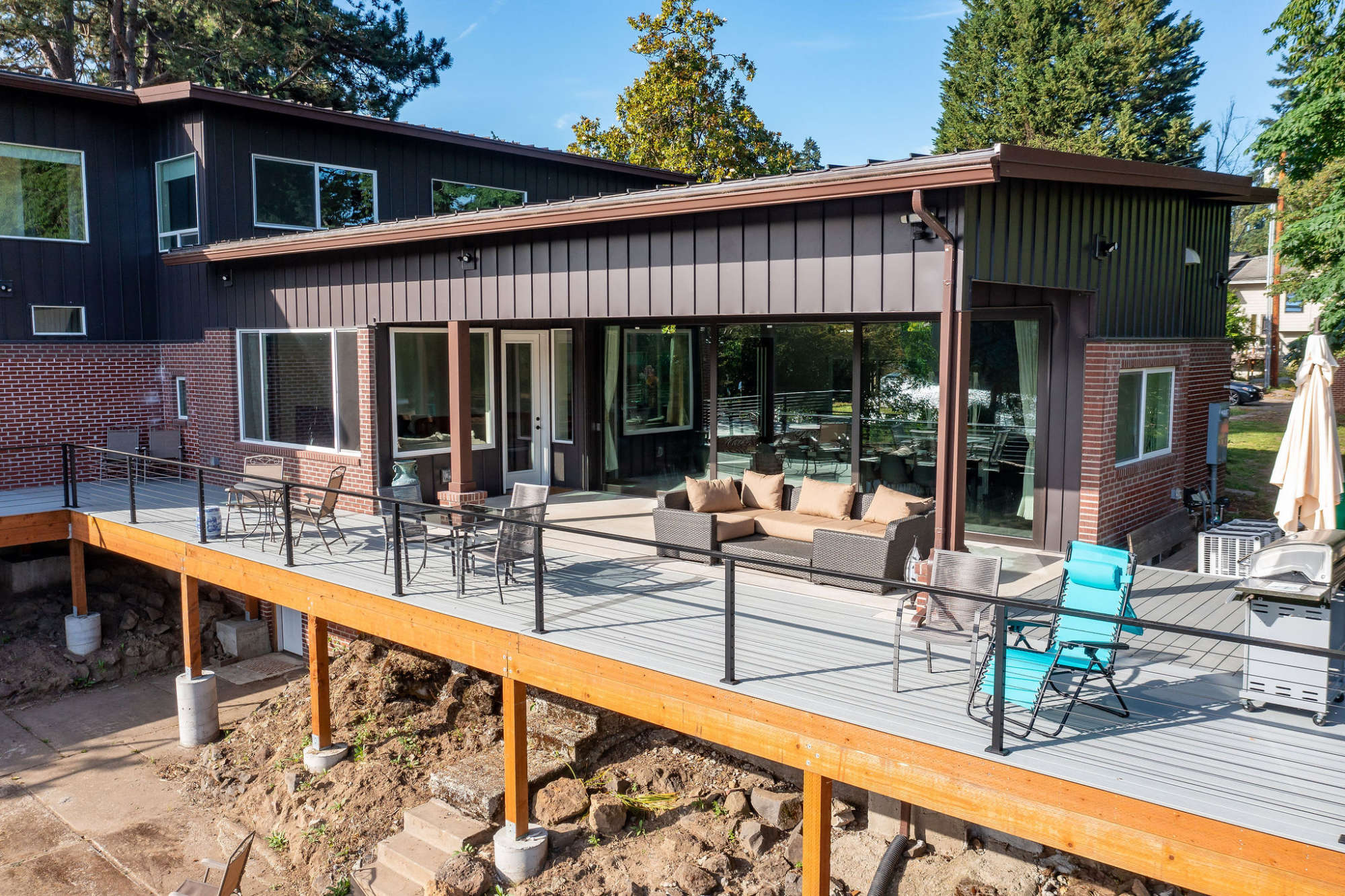 thumbnail view of a listing photo