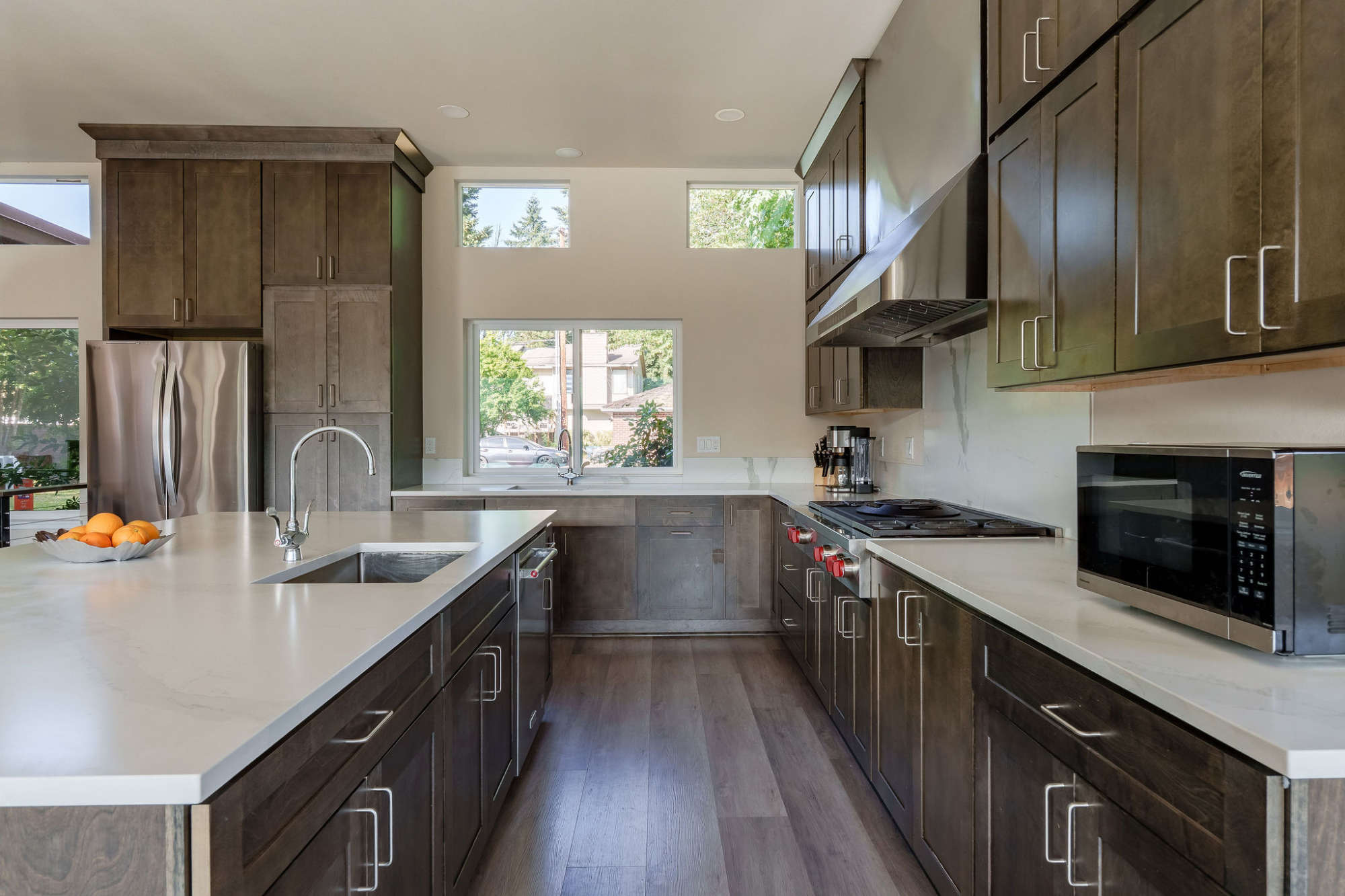 thumbnail view of a listing photo