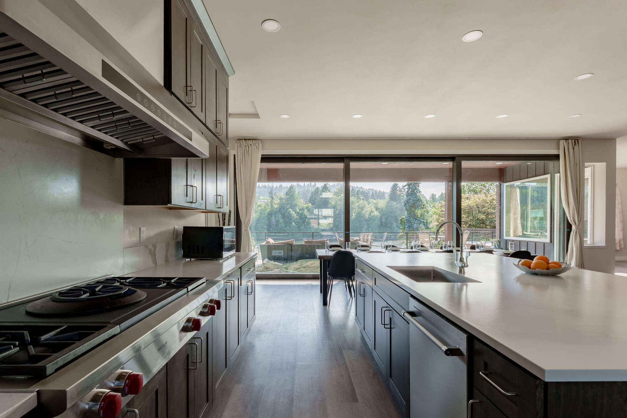 thumbnail view of a listing photo