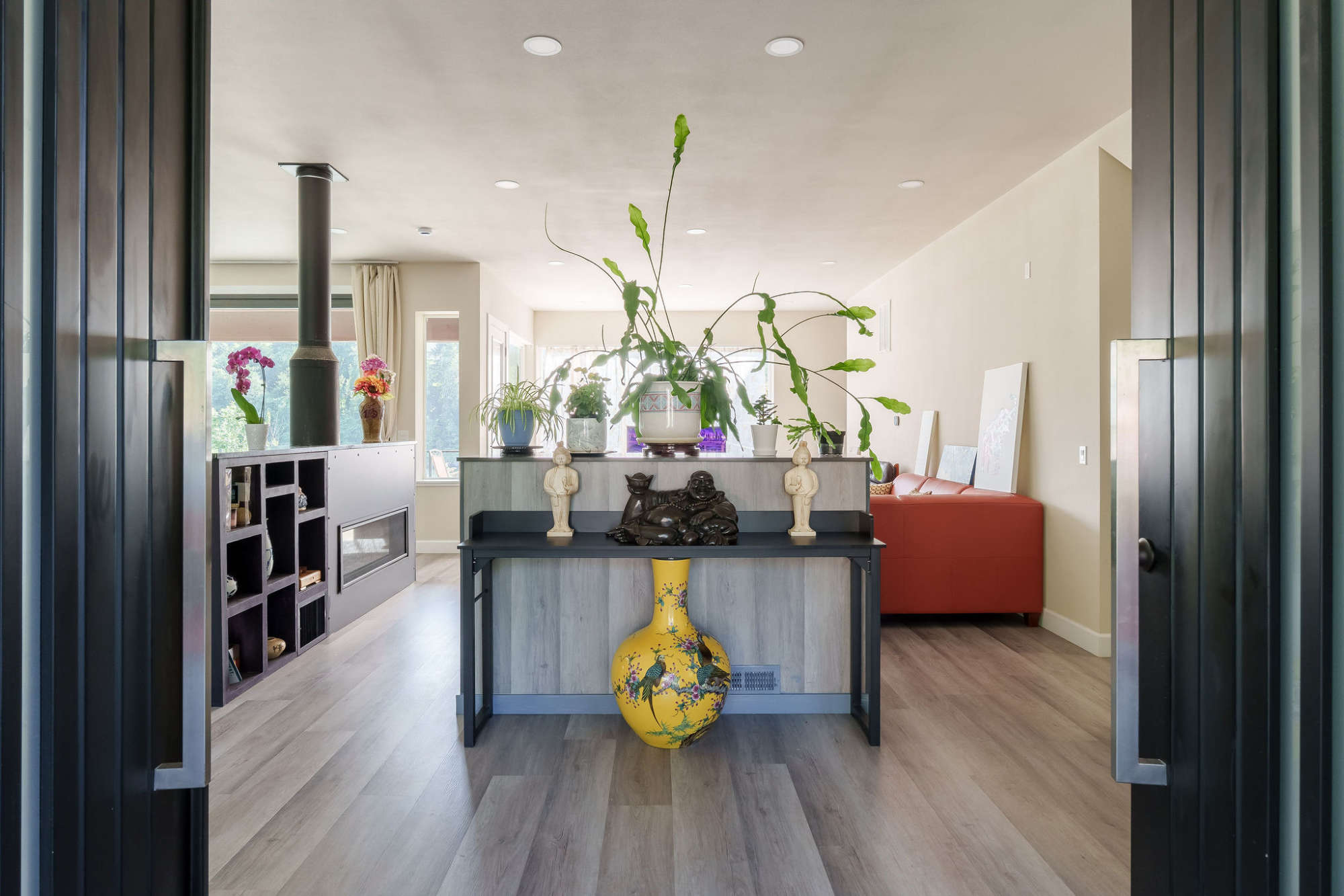 thumbnail view of a listing photo