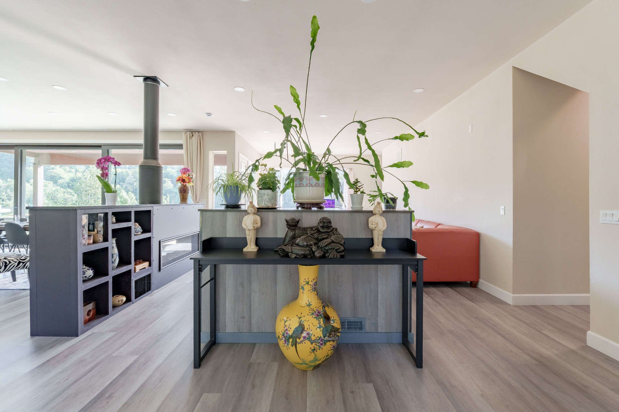 thumbnail view of a listing photo