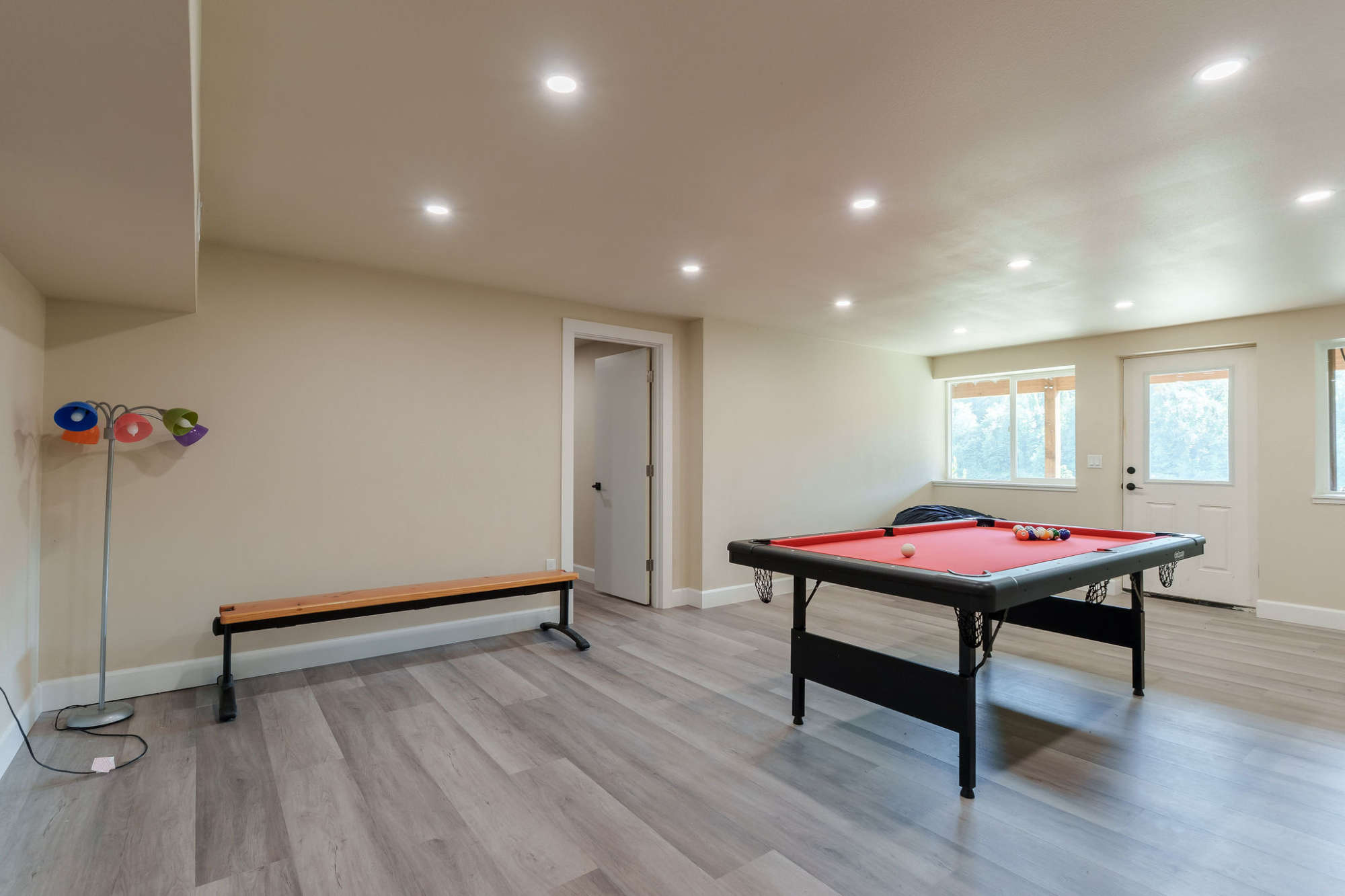 thumbnail view of a listing photo