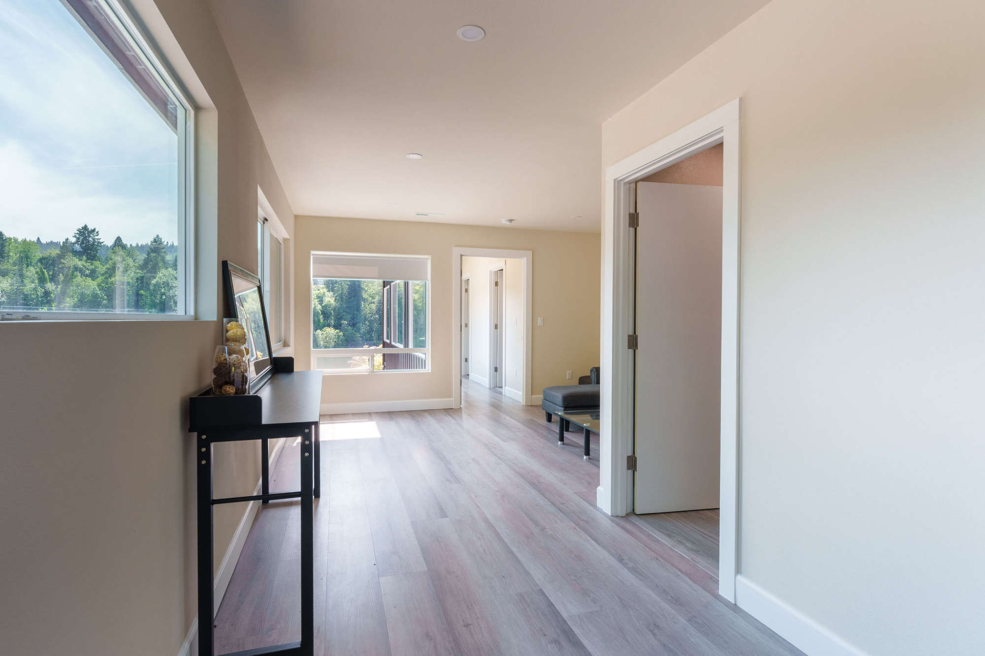 thumbnail view of a listing photo