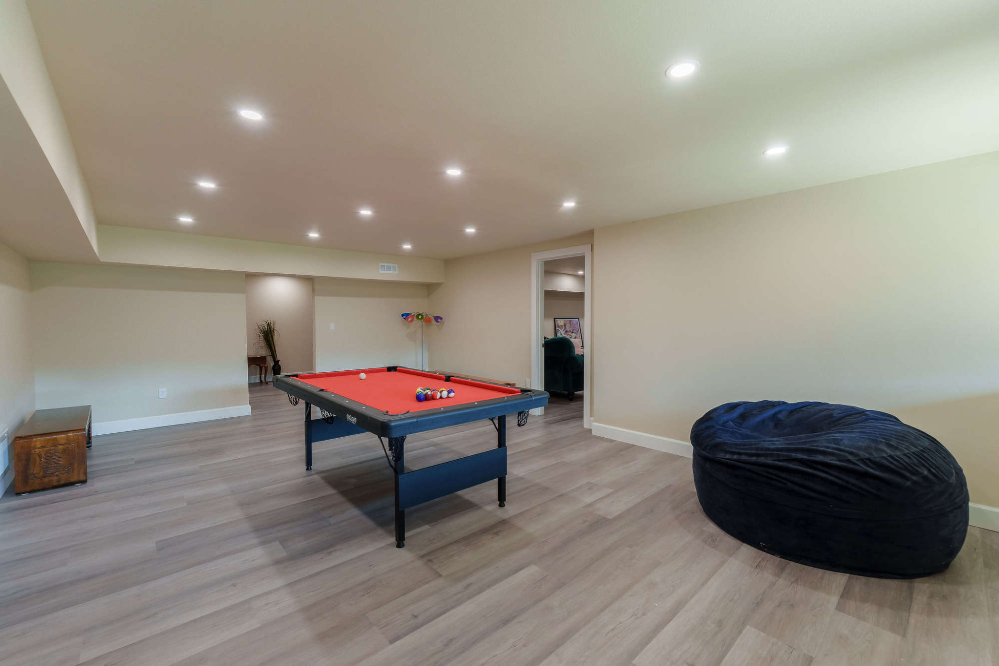 thumbnail view of a listing photo