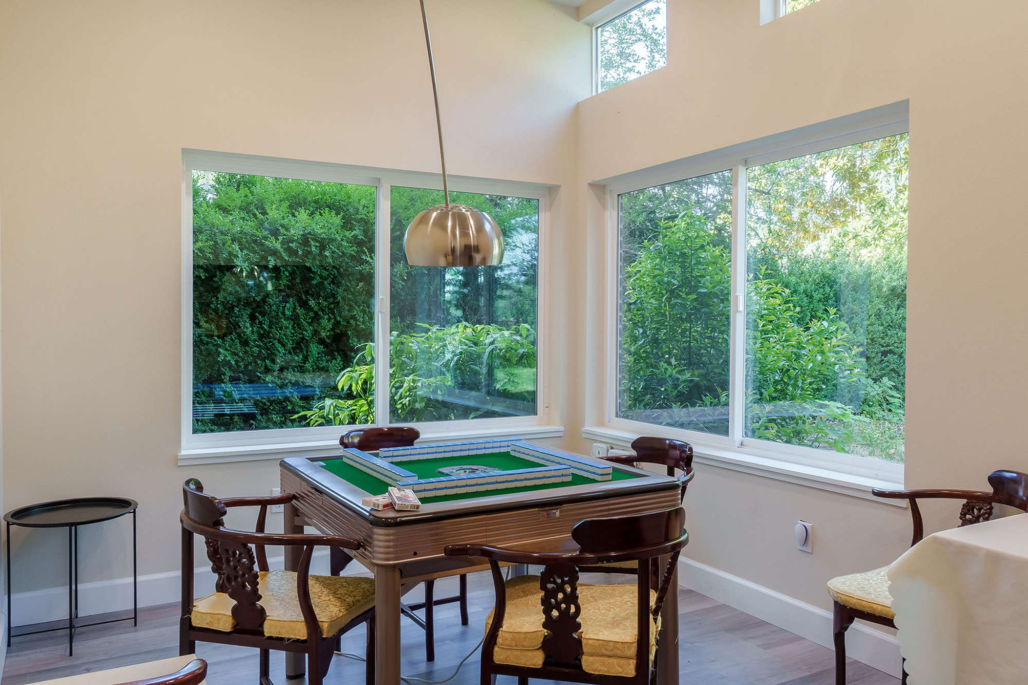 thumbnail view of a listing photo