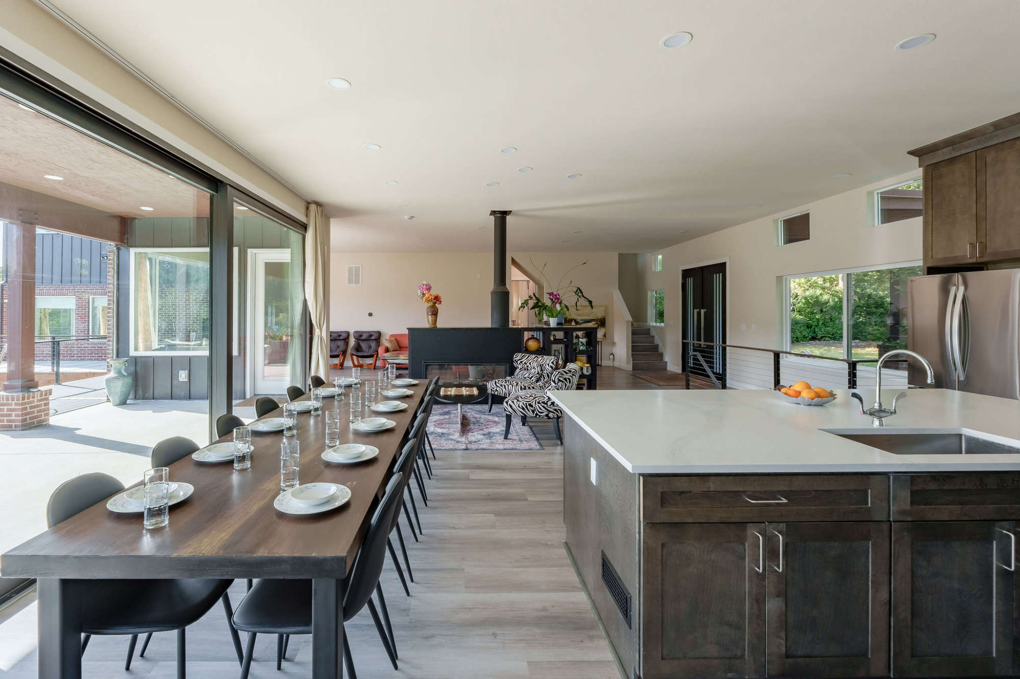 thumbnail view of a listing photo