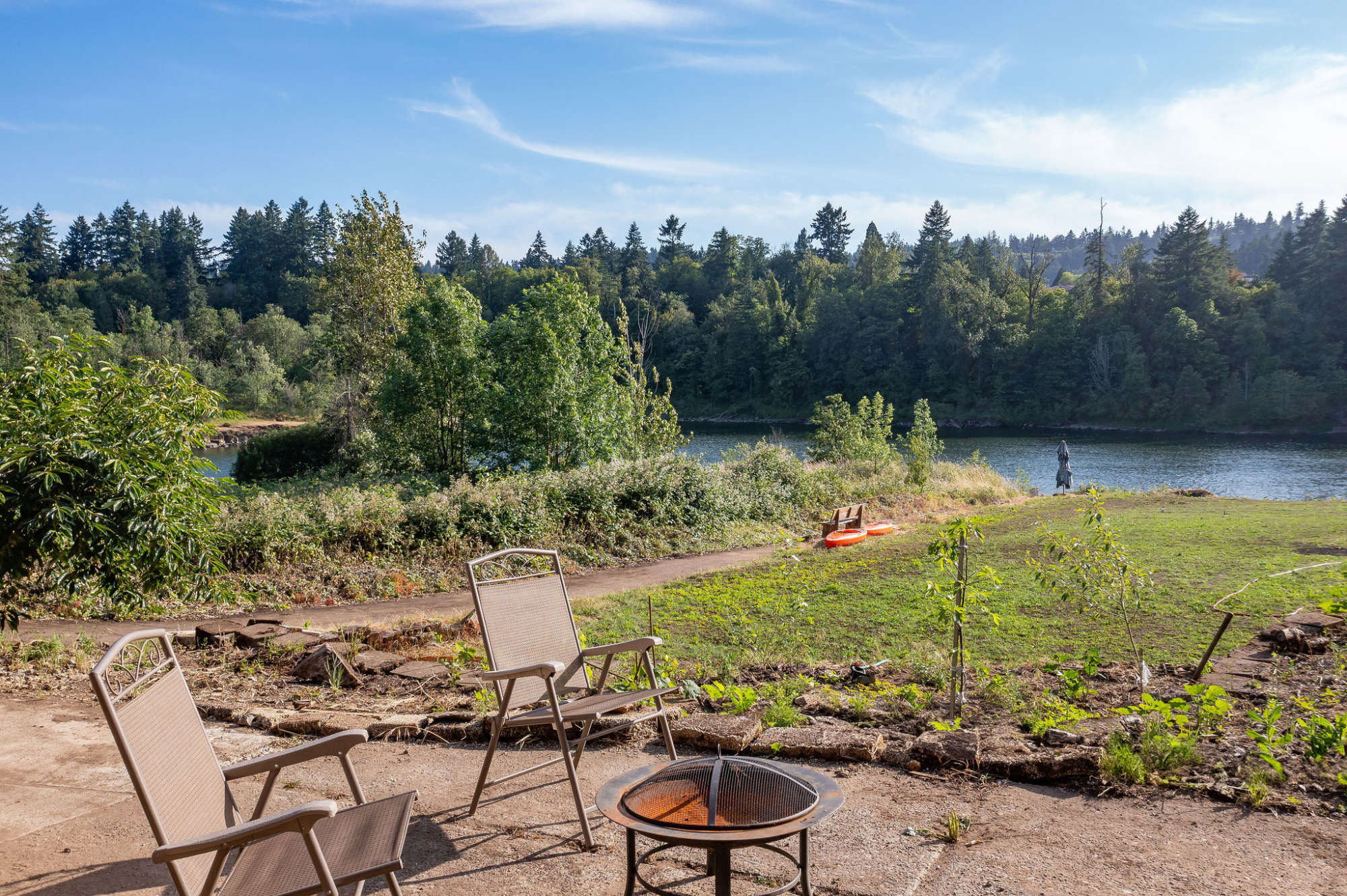 thumbnail view of a listing photo