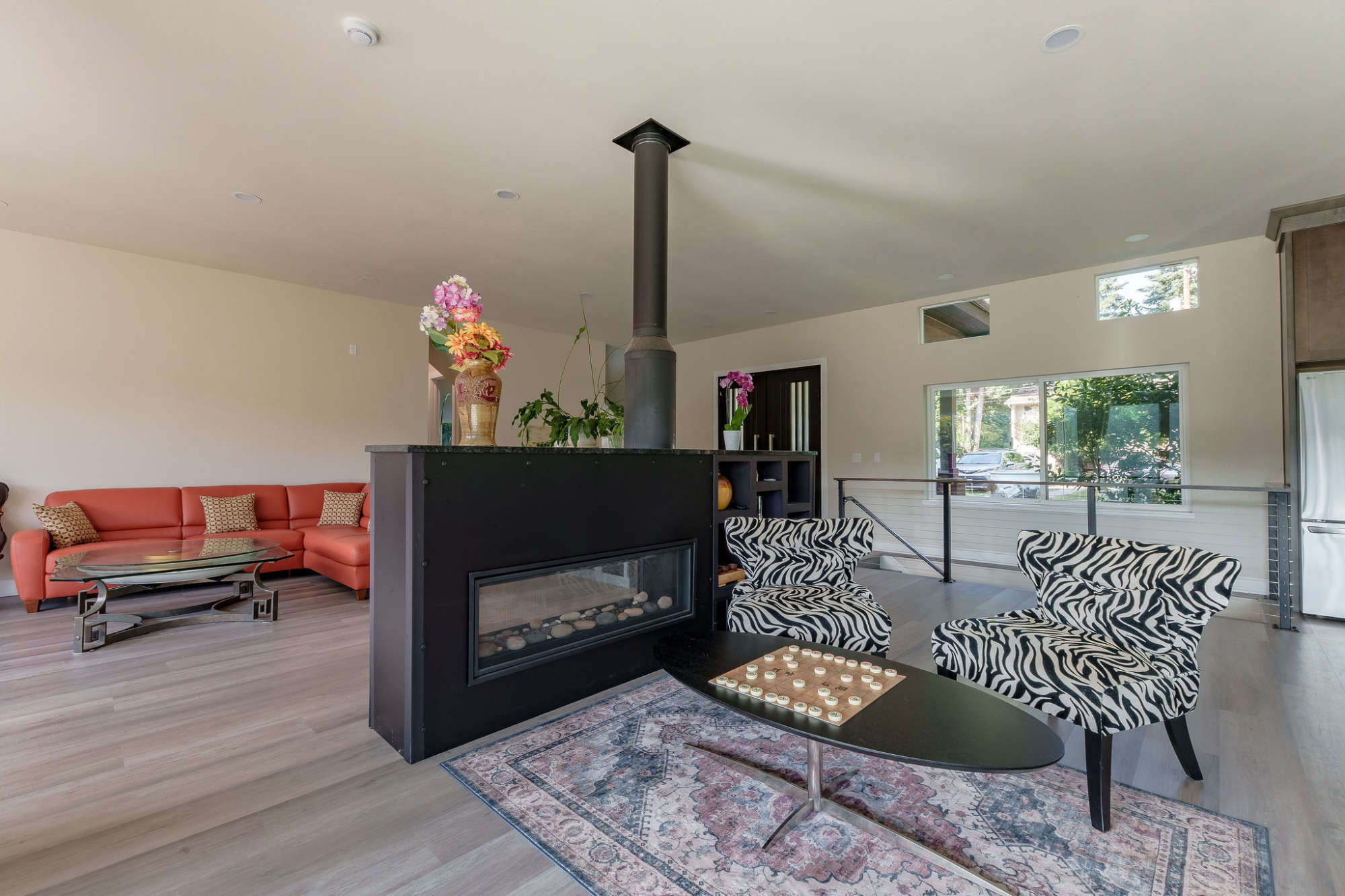 thumbnail view of a listing photo