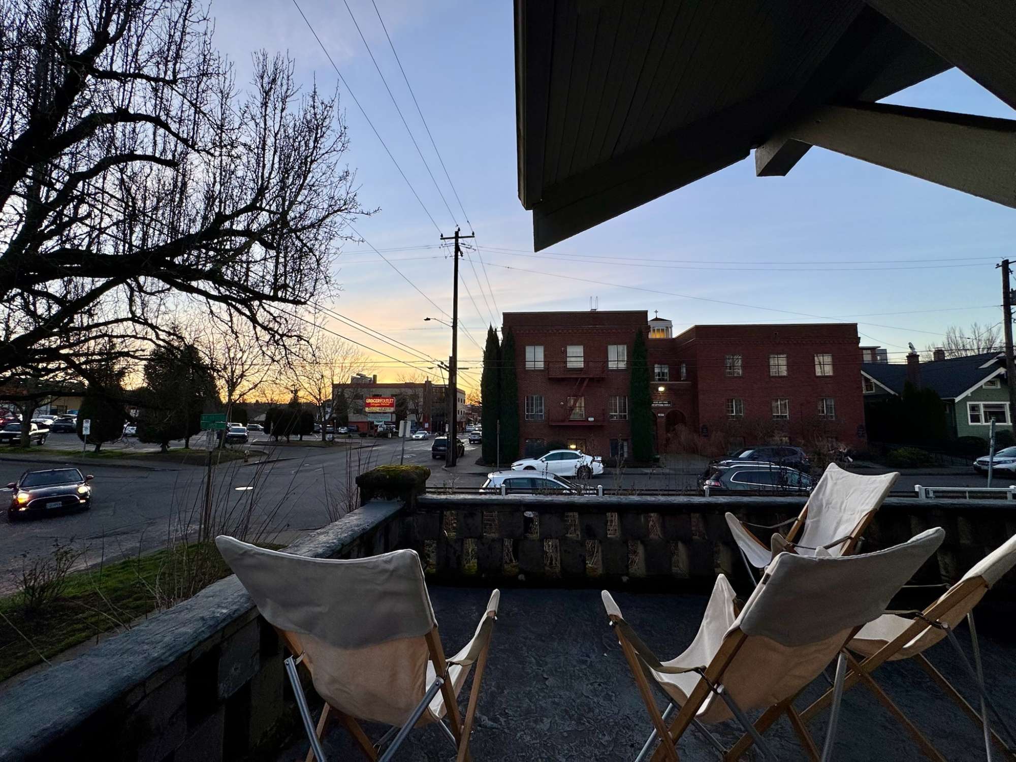 thumbnail view of a listing photo