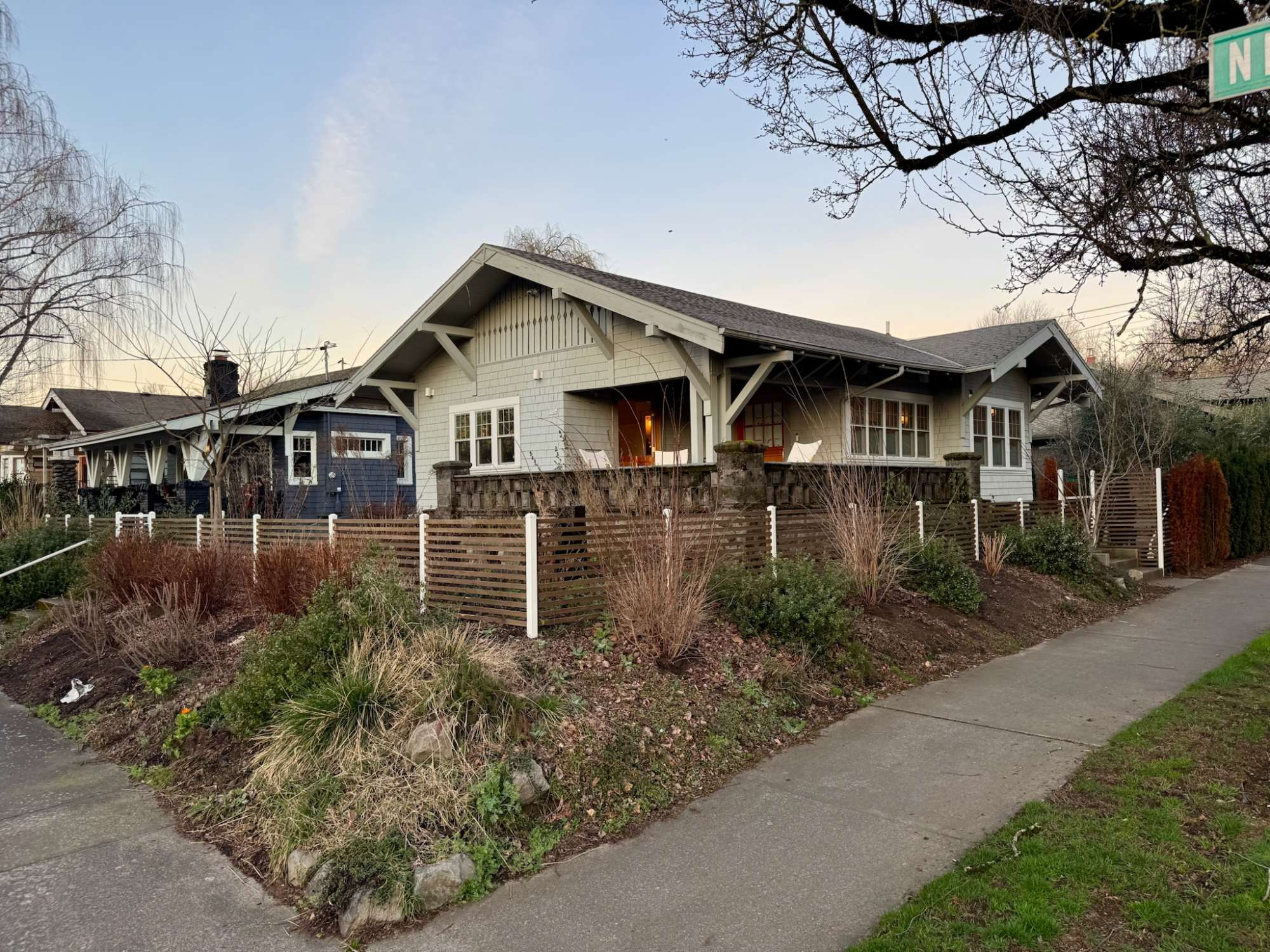 thumbnail view of a listing photo