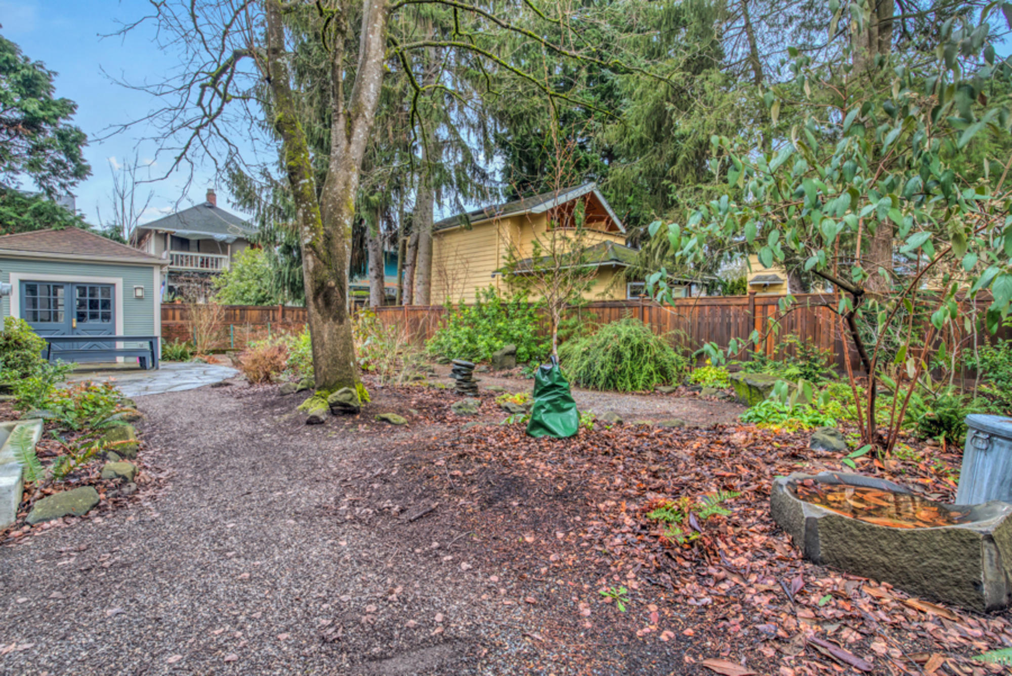 Side yard to north of the entrance.