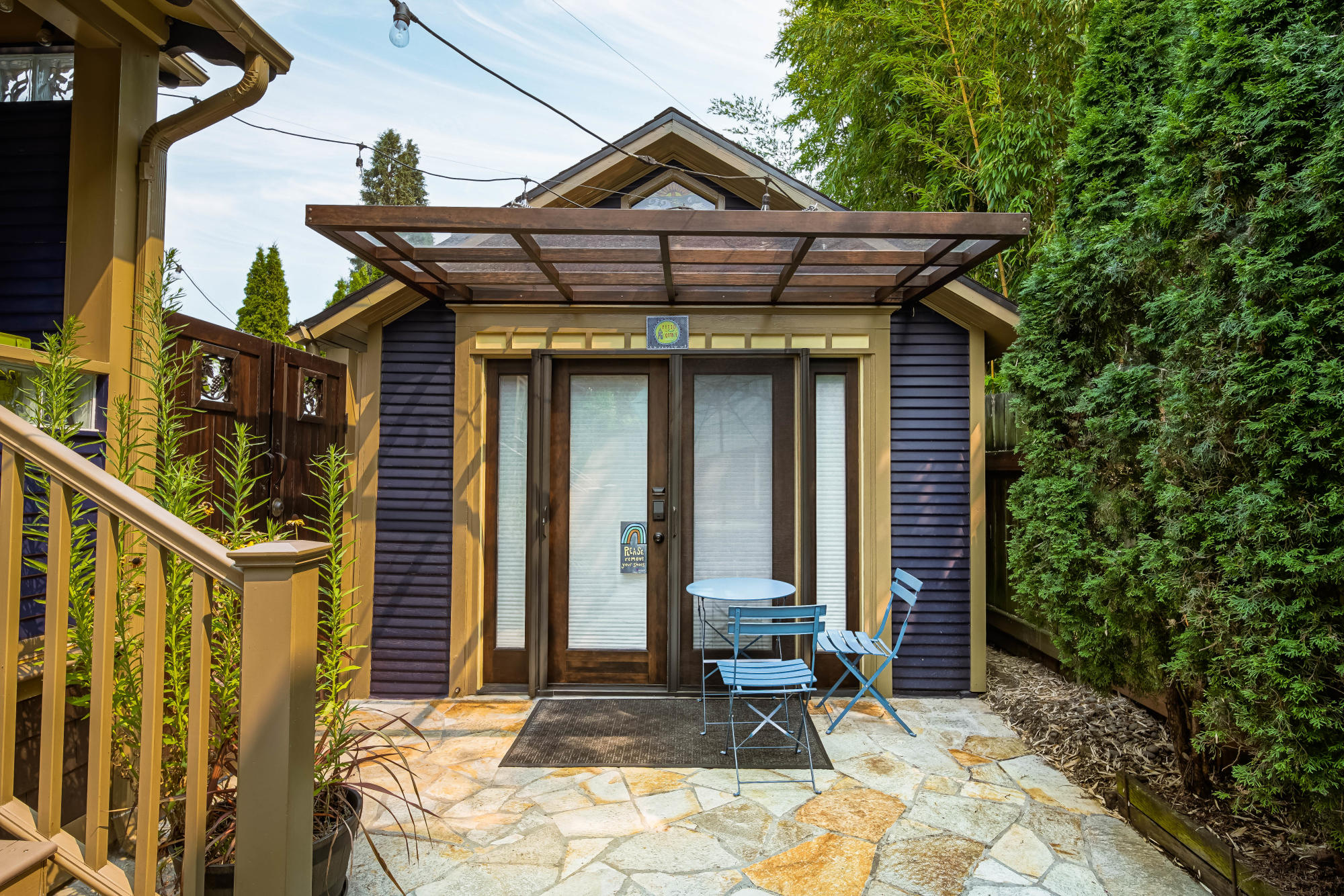 Wider view of Patio Cottage